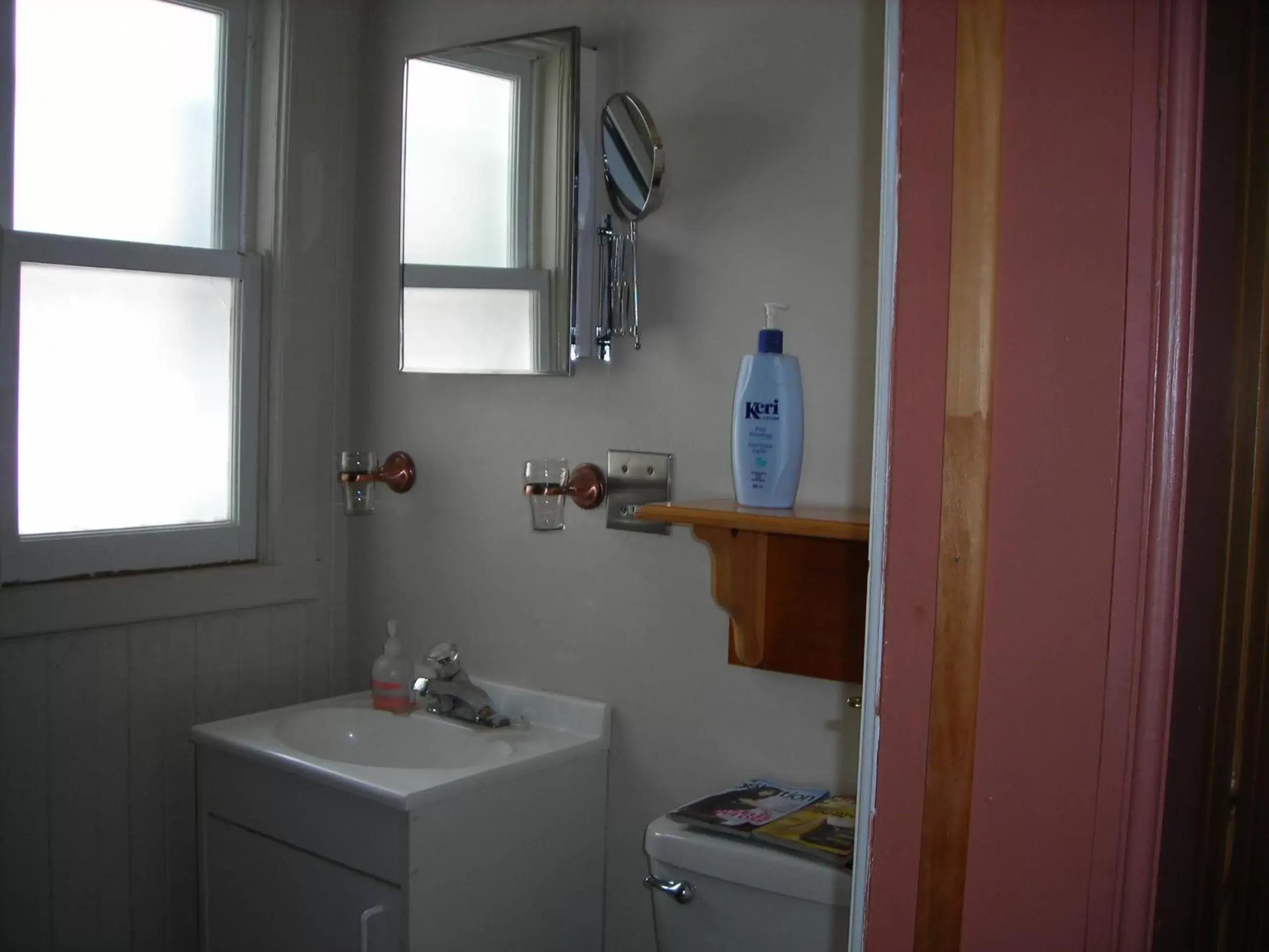 Bathroom in Gîte des Hauteurs et Café de la place