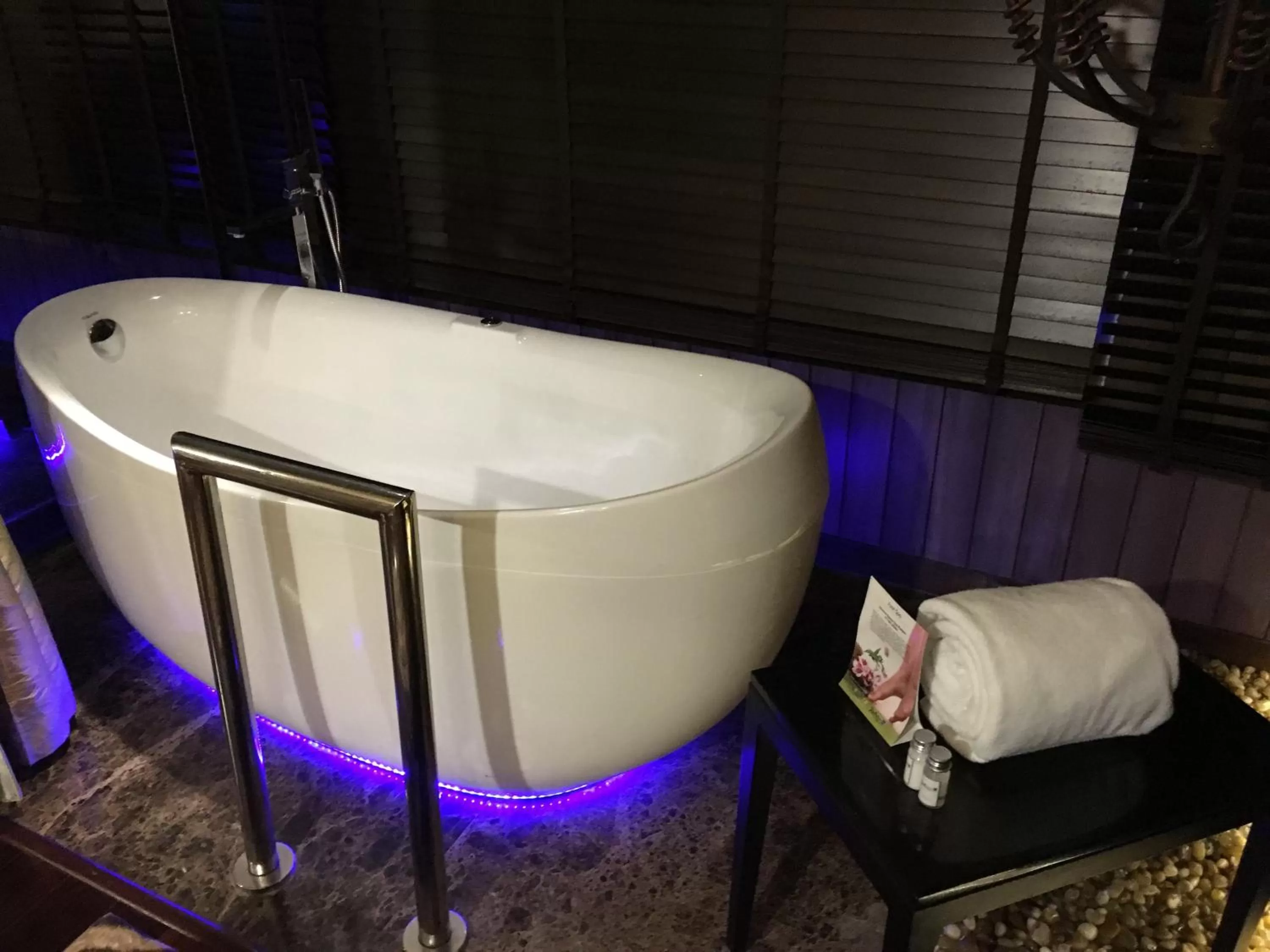 Bathroom in Radisson Blu Hotel MBD Ludhiana