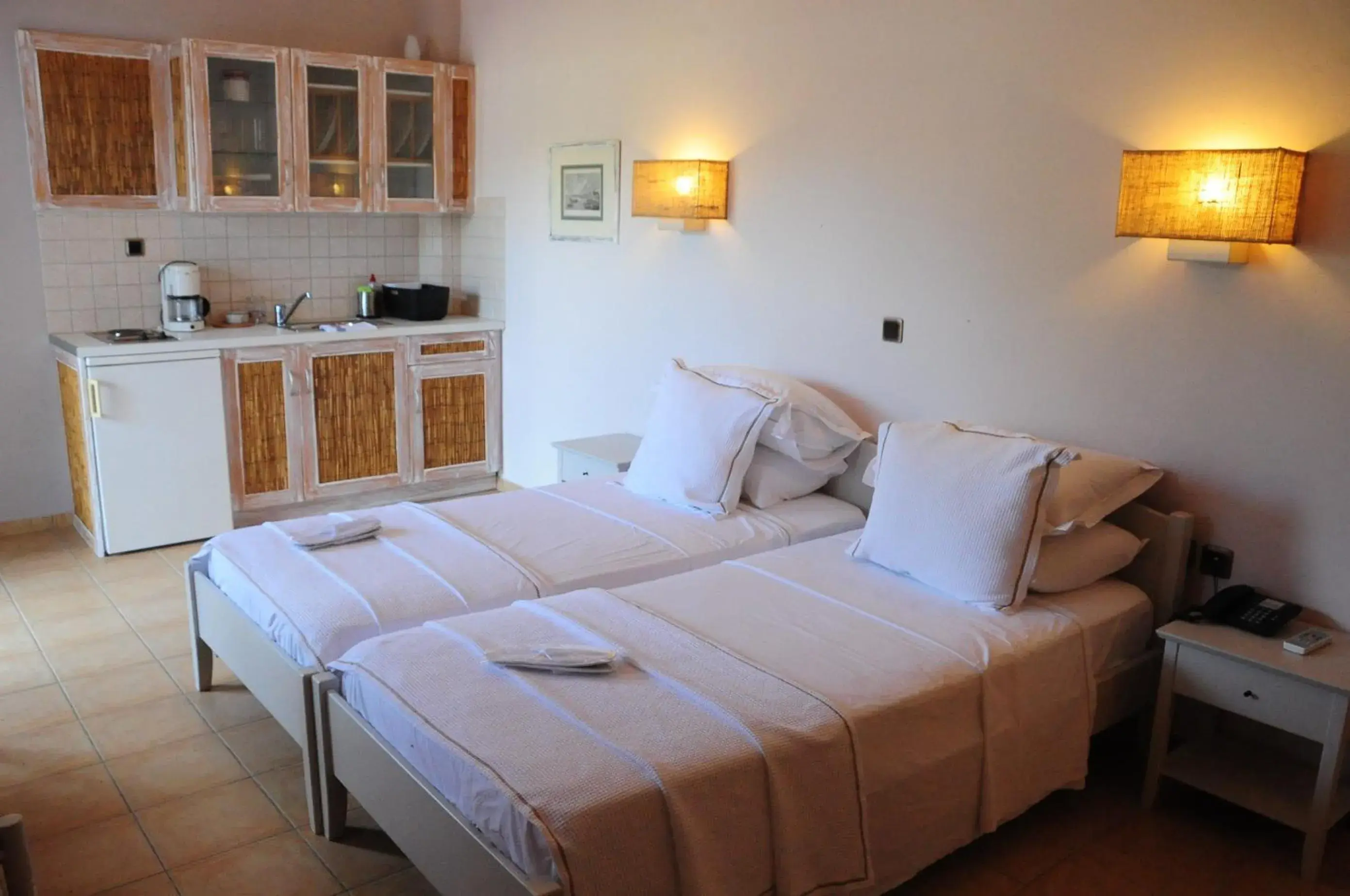 Photo of the whole room, Bed in Ammos Naxos Exclusive Apartment