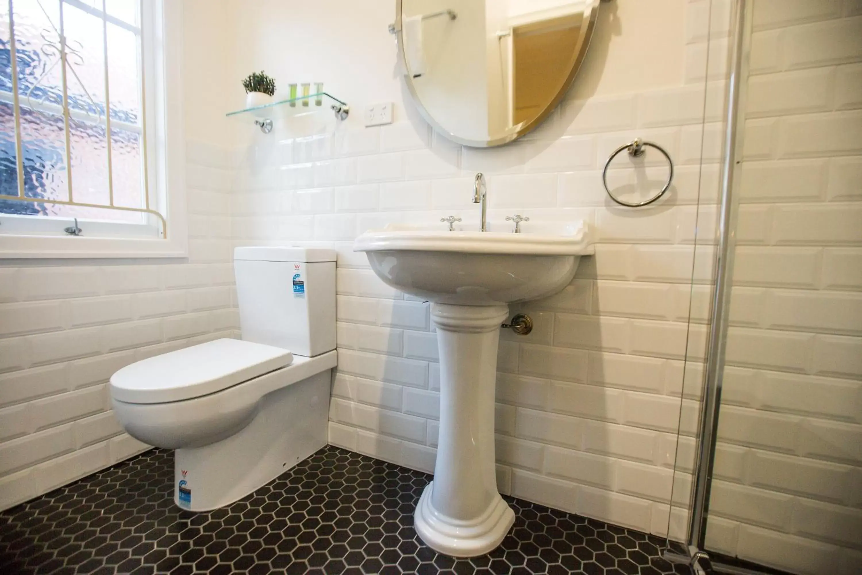 Shower, Bathroom in Edward Lodge