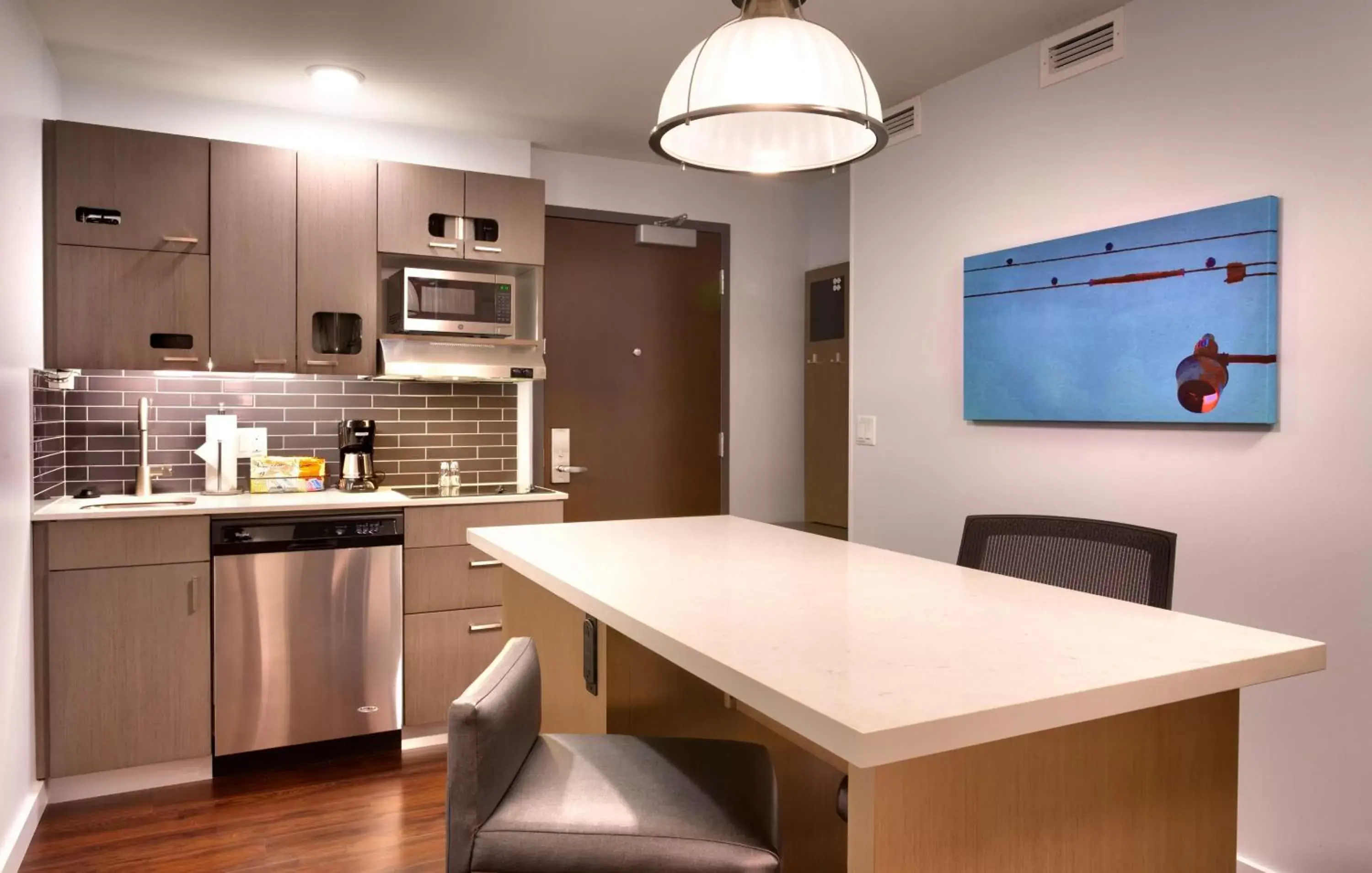 Photo of the whole room, Kitchen/Kitchenette in Hyatt House Portland / Downtown