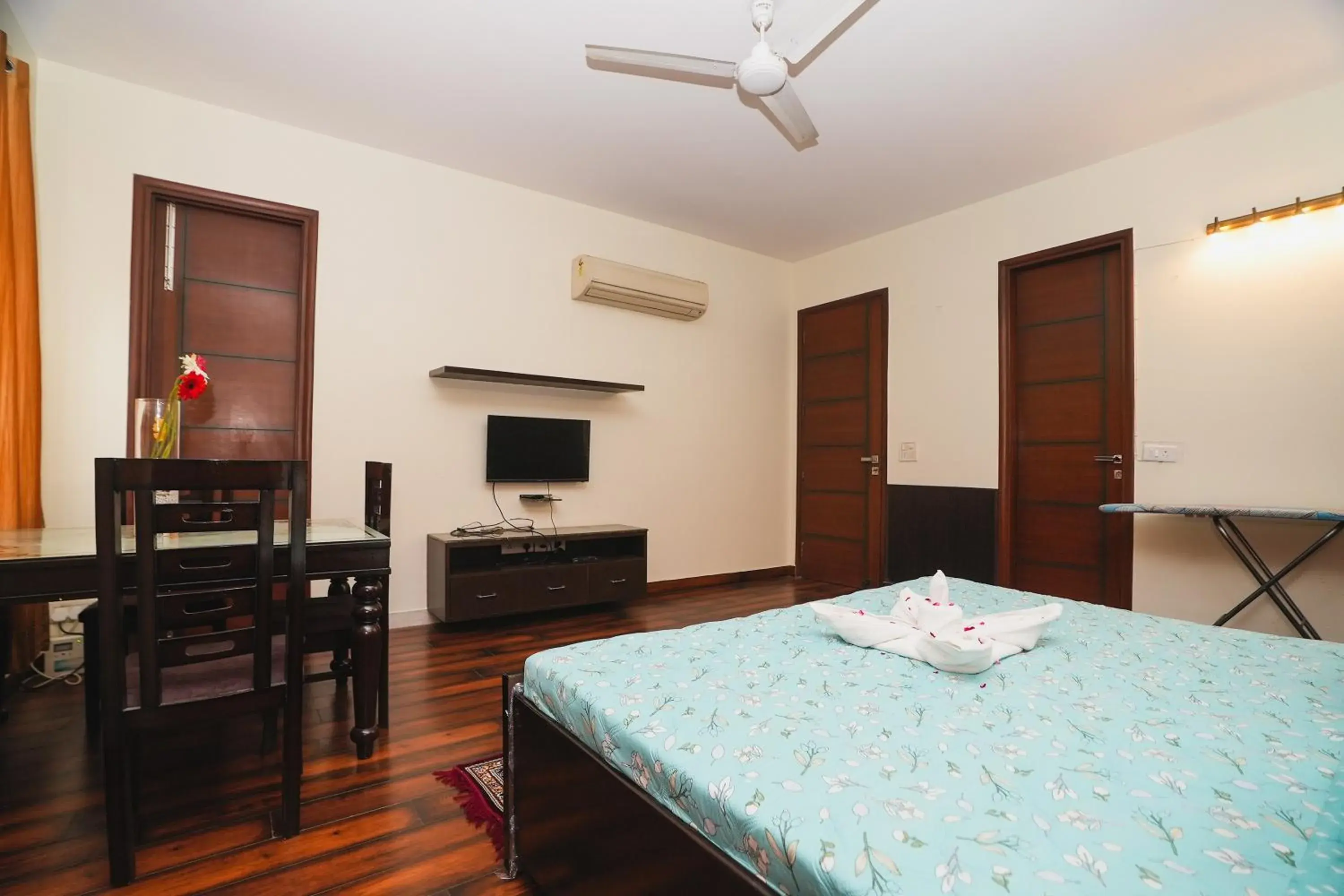 Bed in Mintstar Apartment and Suites, Chittaranjan Park