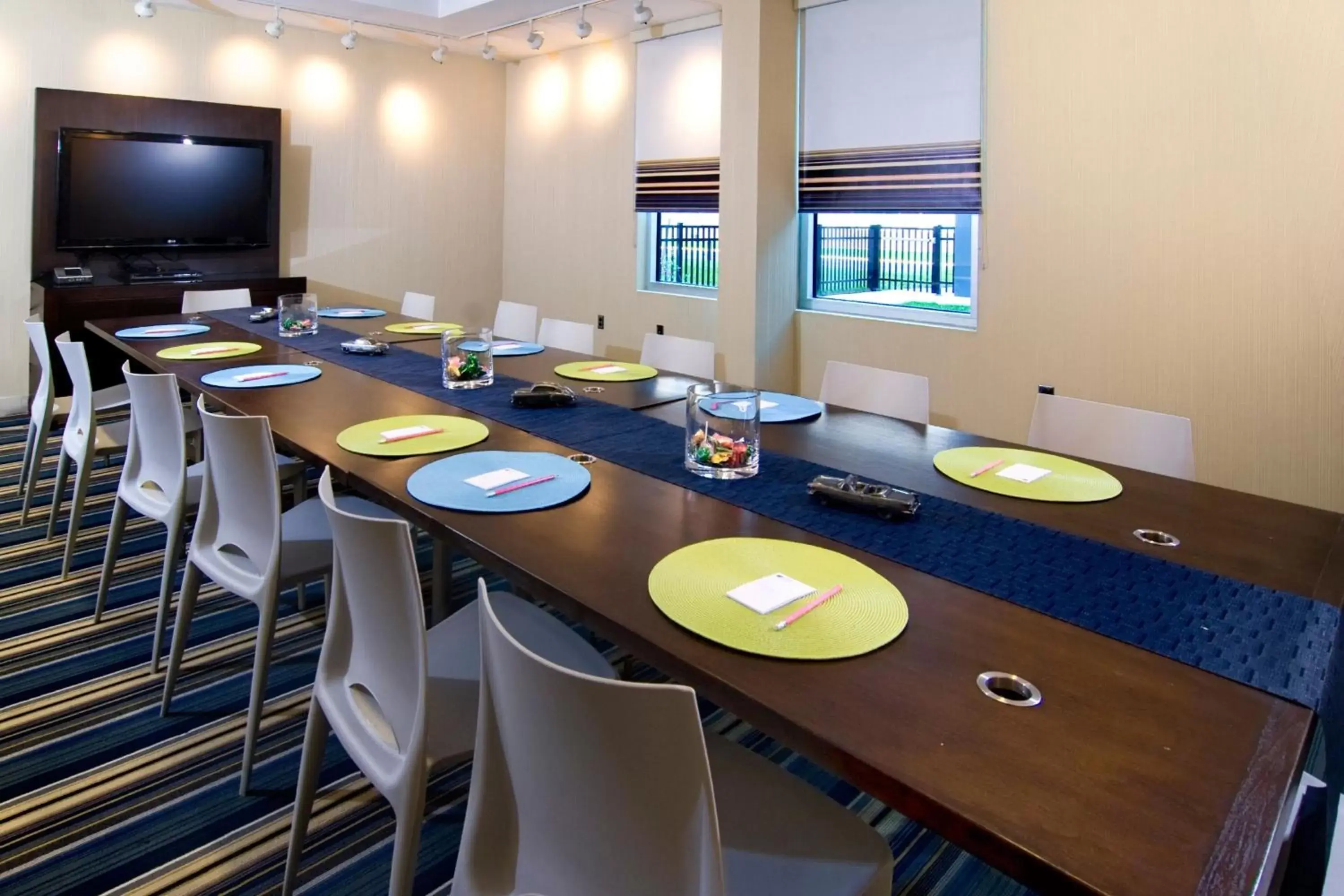 Meeting/conference room in Aloft Chesapeake