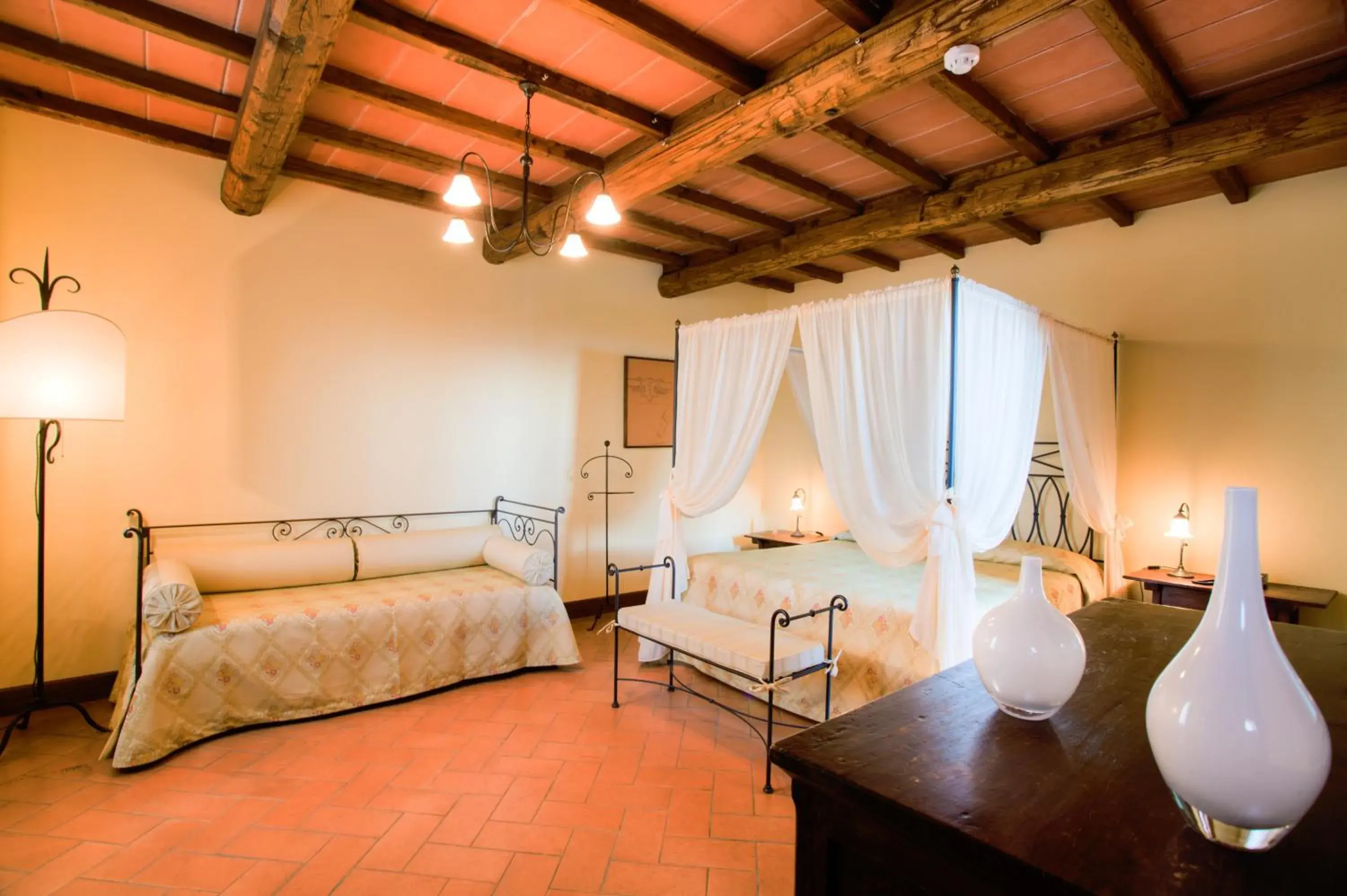 Bedroom, Bed in Locanda Poggioleone