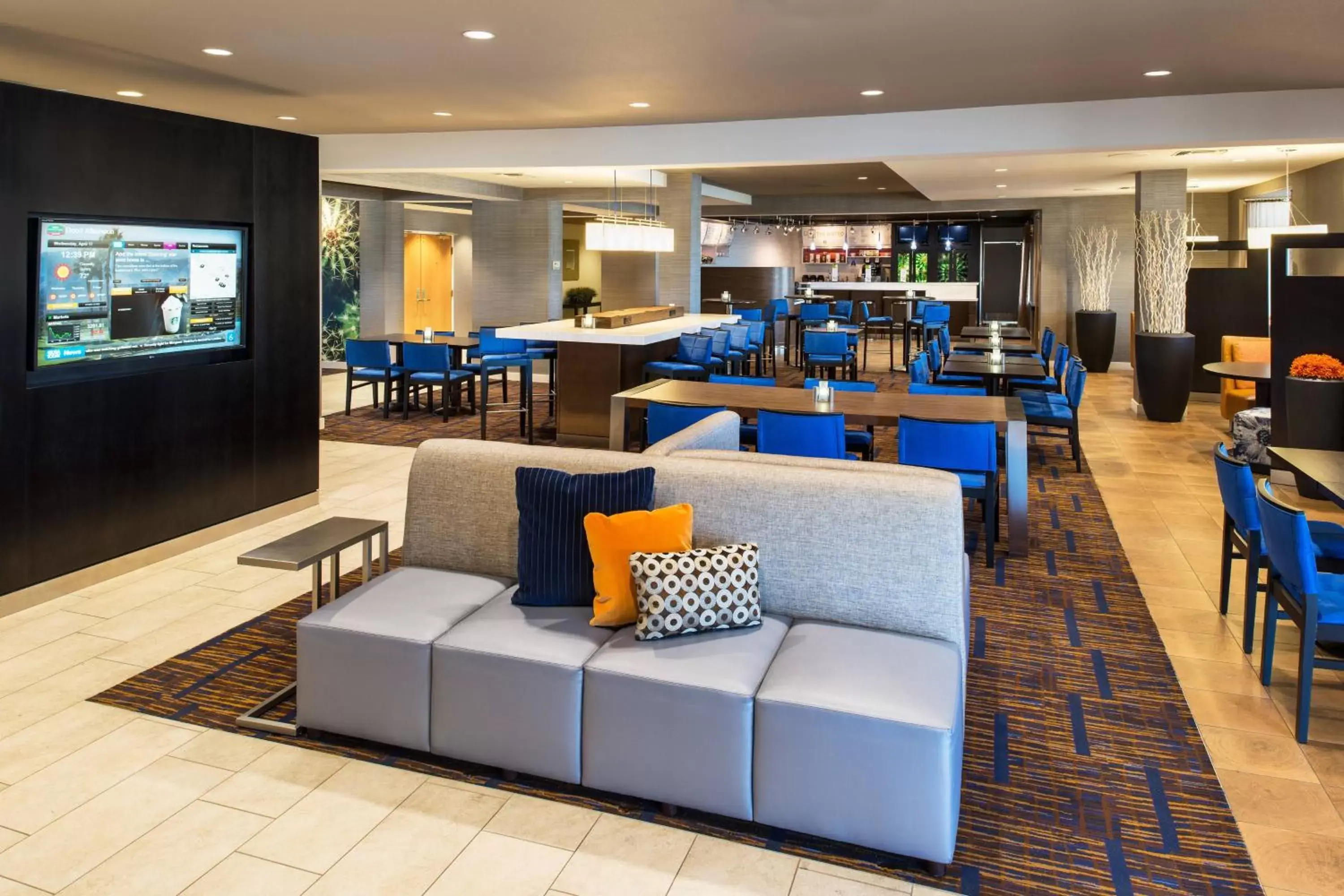 Lobby or reception, Lounge/Bar in Courtyard Palm Desert