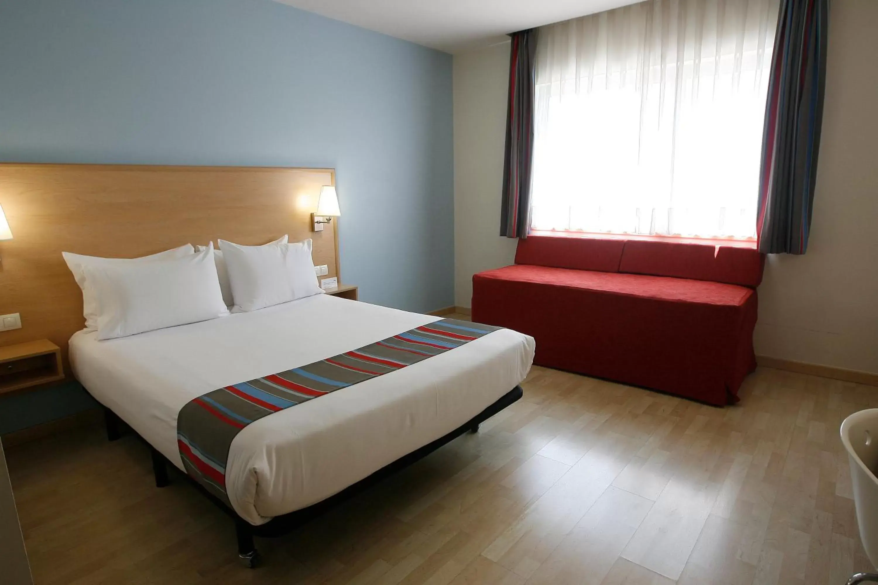 Bedroom, Room Photo in Travelodge Torrelaguna