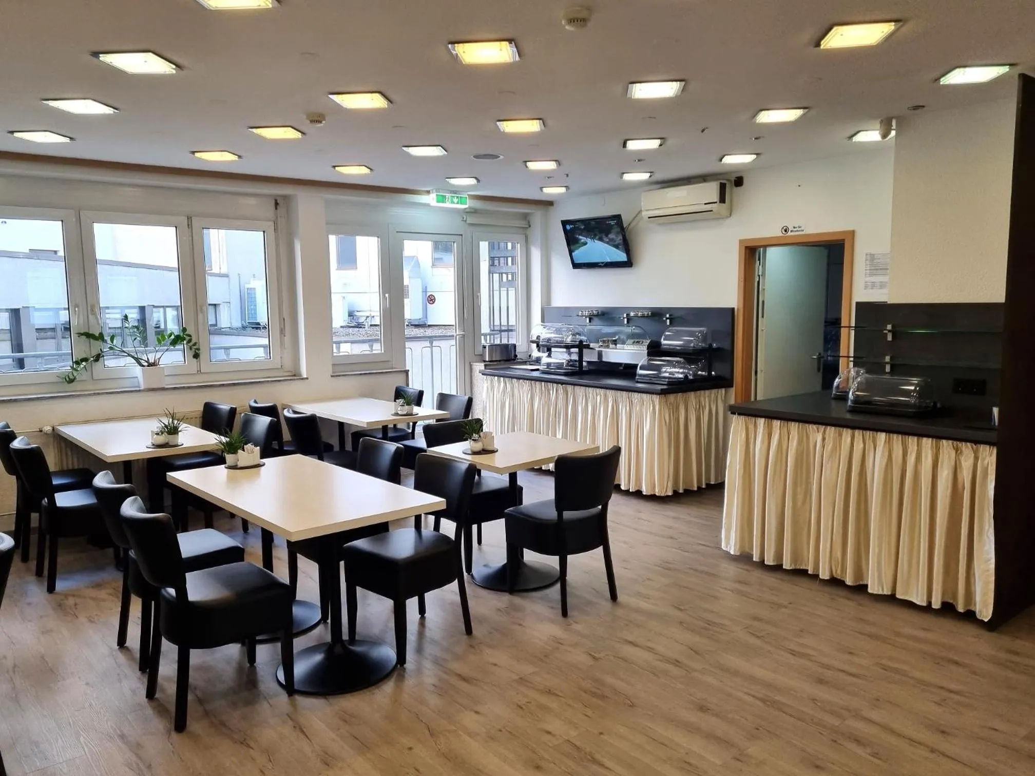 Breakfast in Adler Hotel Frankfurt