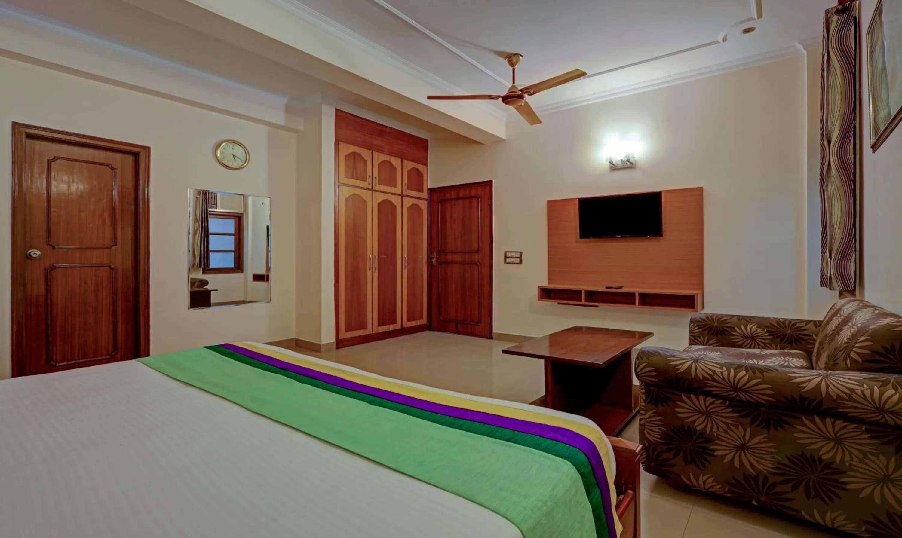 TV and multimedia, Bed in Treebo Primeone