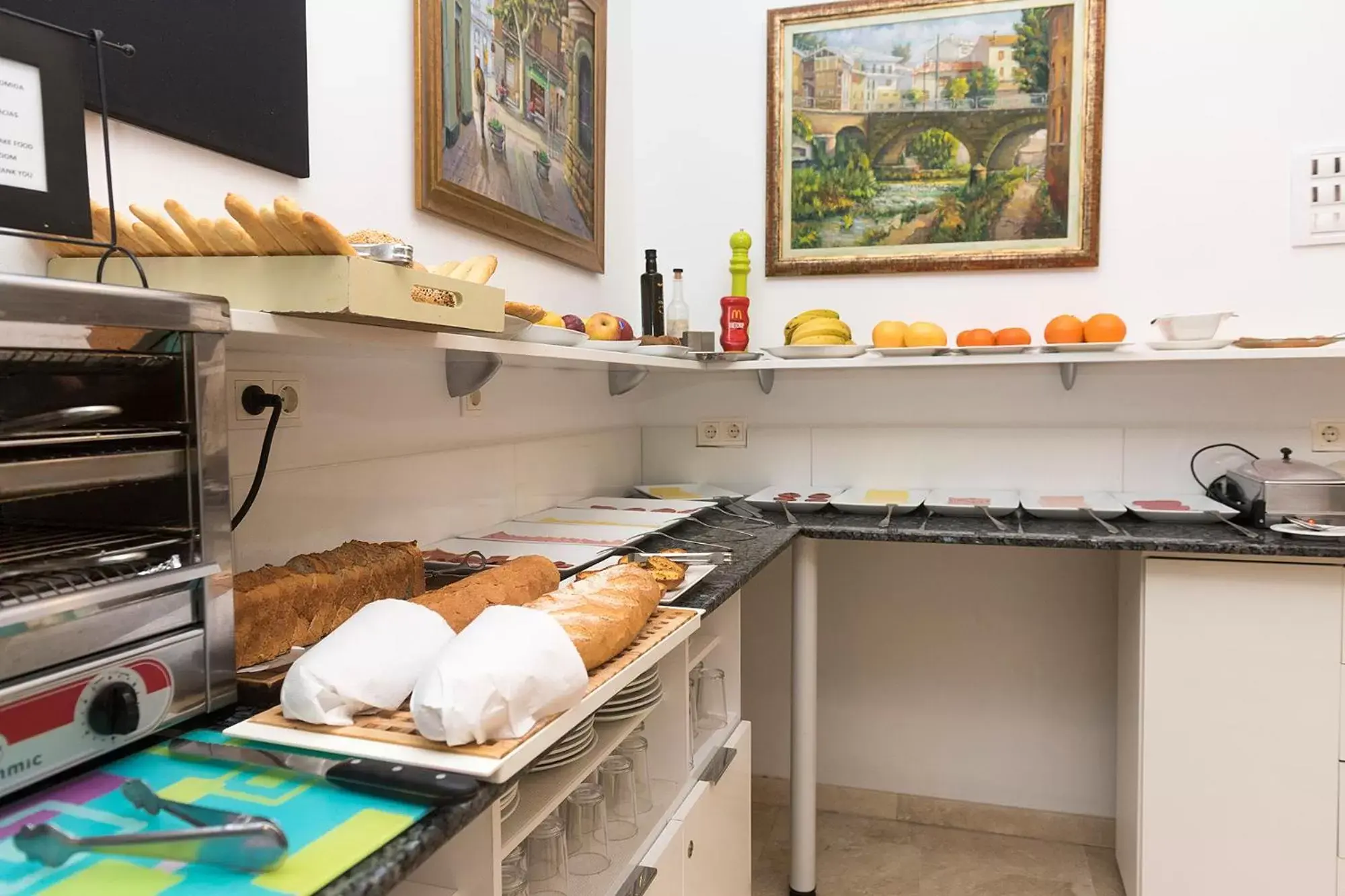 Breakfast, Kitchen/Kitchenette in Hotel Roca-Mar