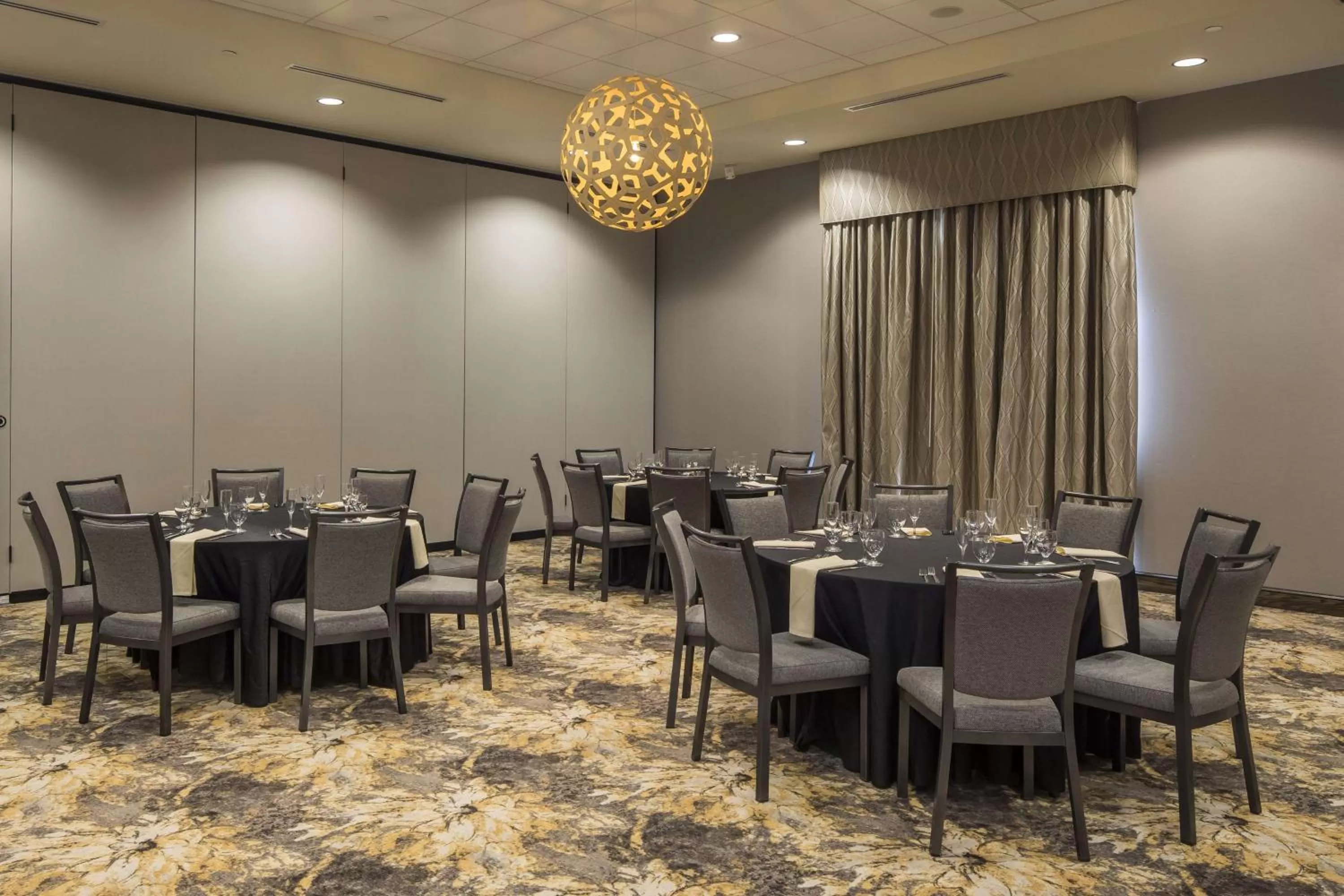 Meeting/conference room in Hilton Garden Inn Pittsburgh Airport