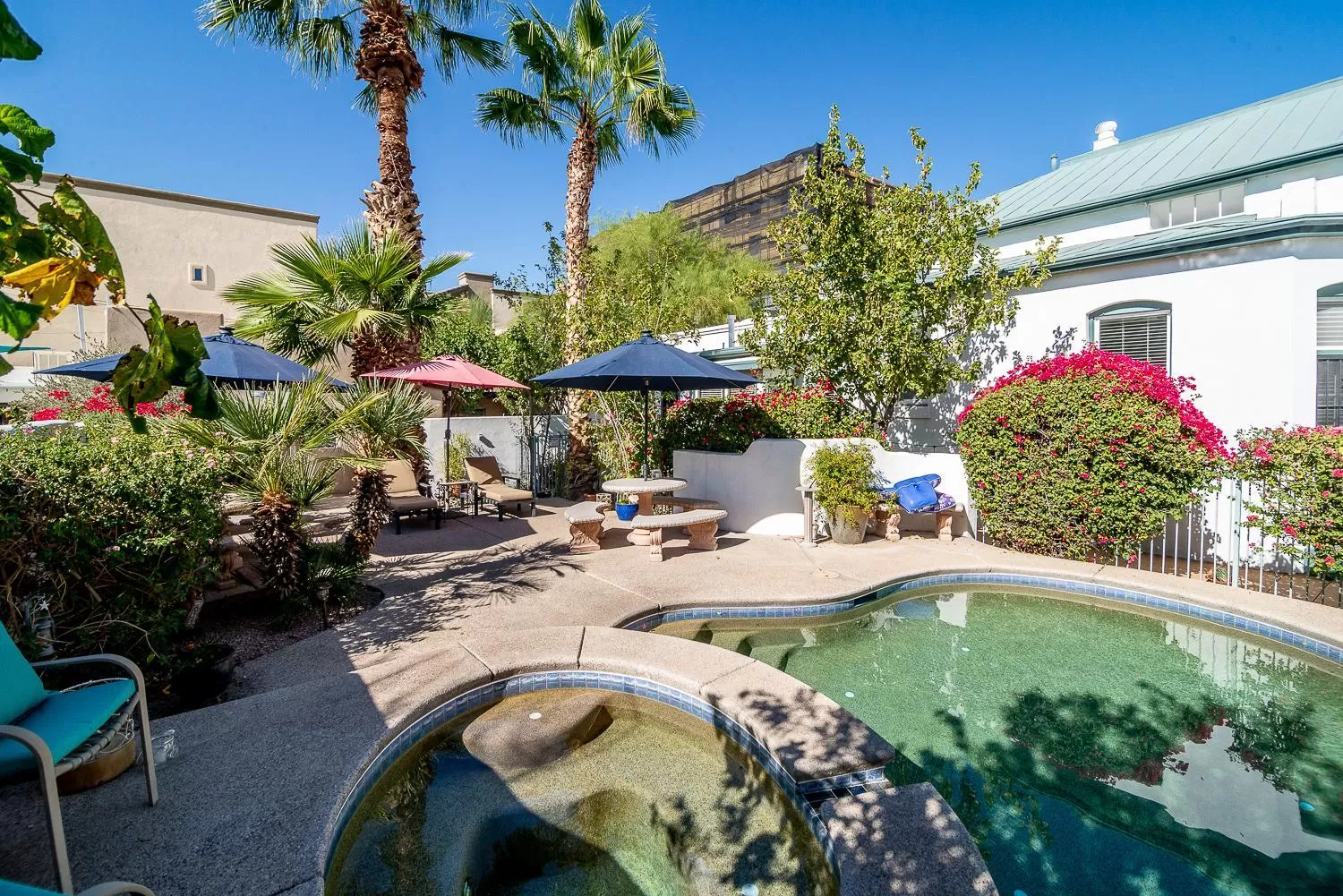 Hot Tub in The Blenman Inn