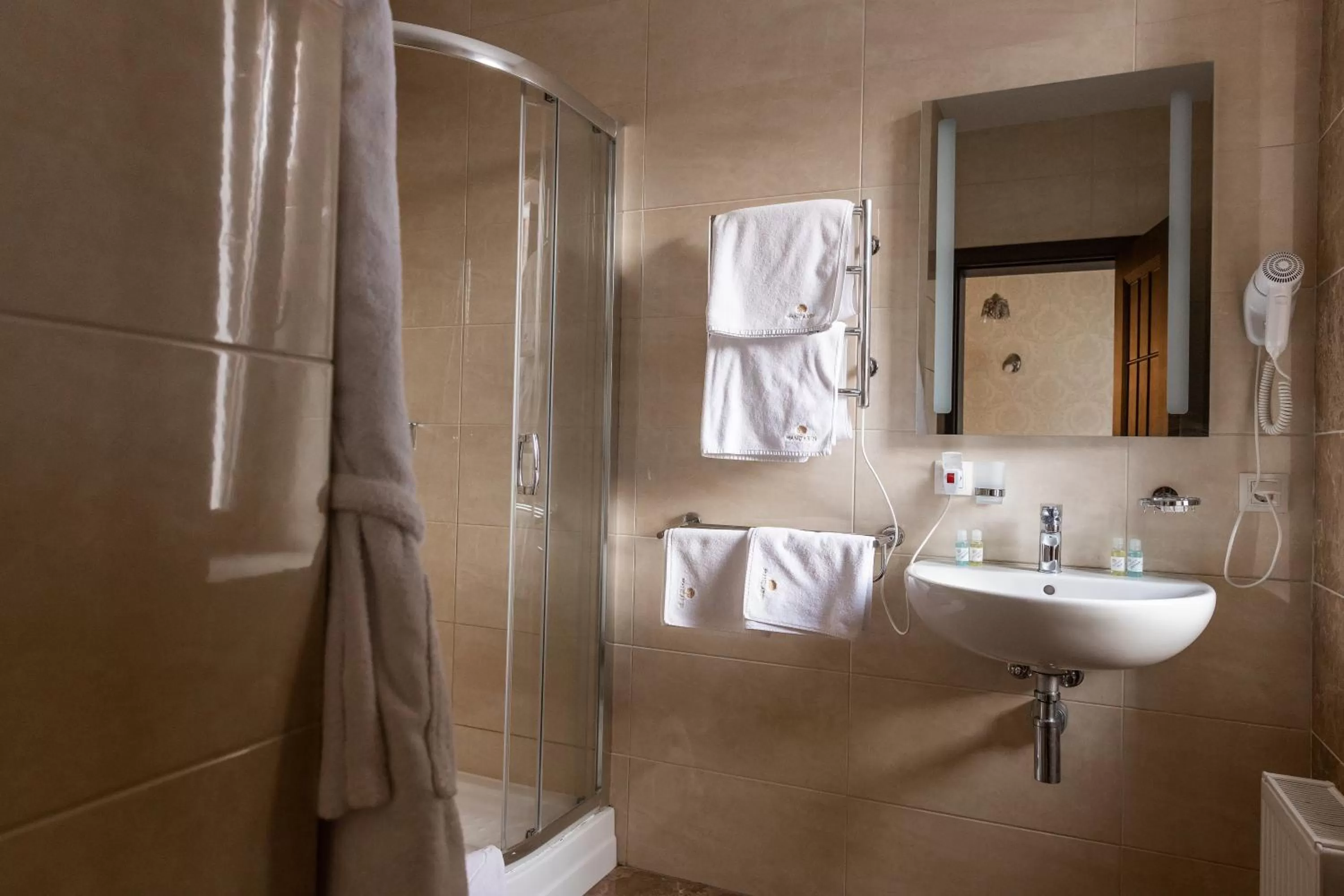 Shower in Hotel "Mandarin Clubhouse"