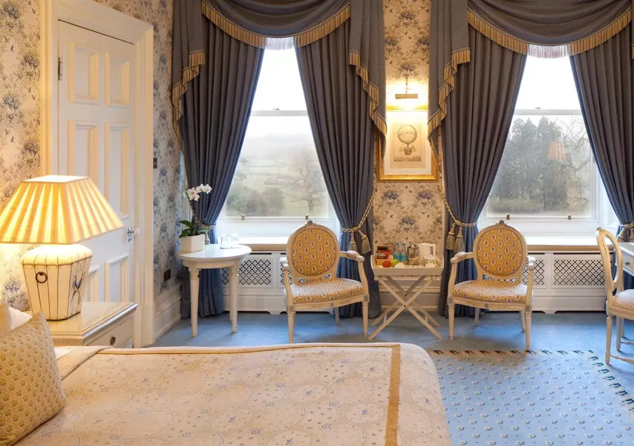 Bedroom, Seating Area in Kilworth House Hotel and Theatre