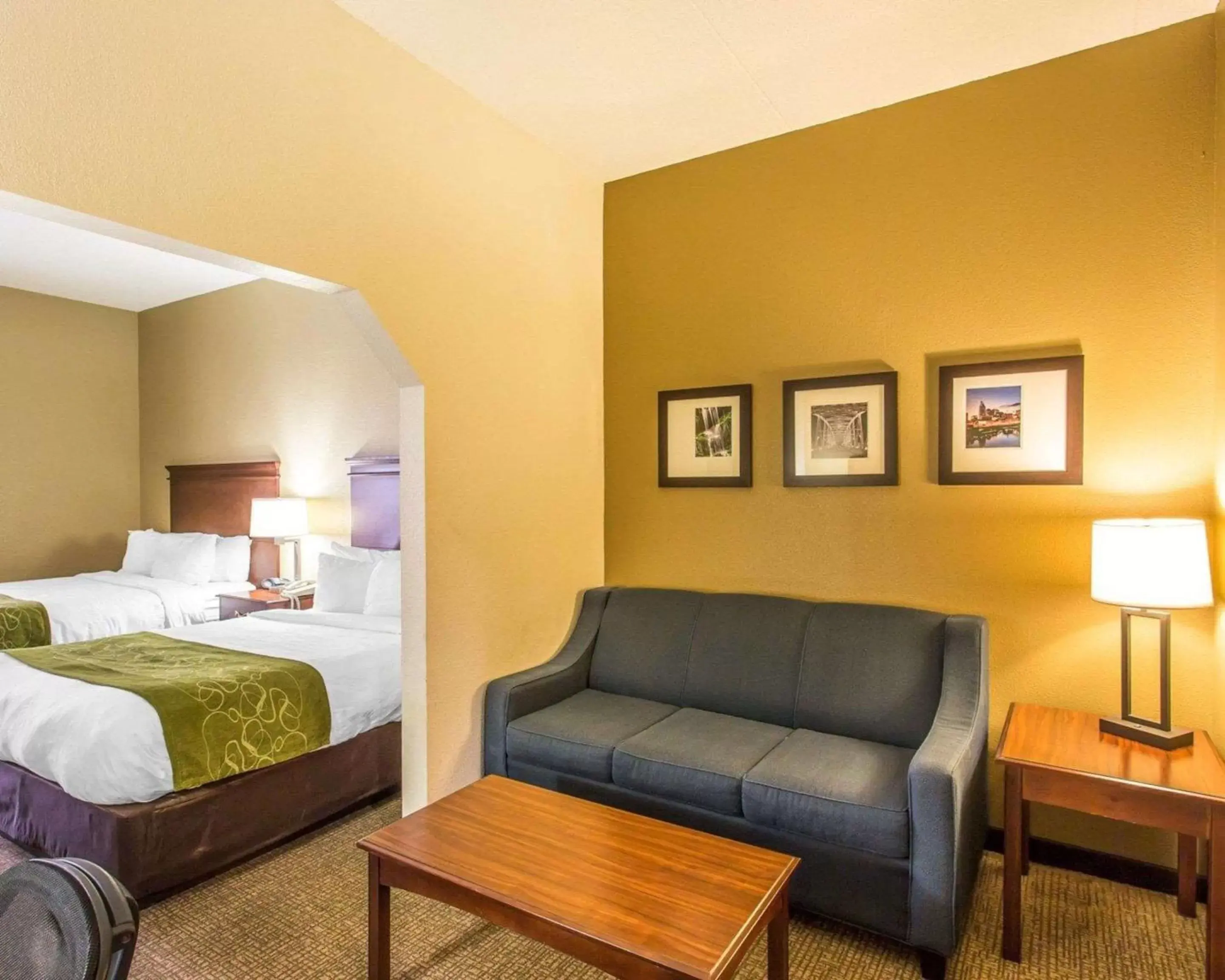 Photo of the whole room in Comfort Suites Cookeville