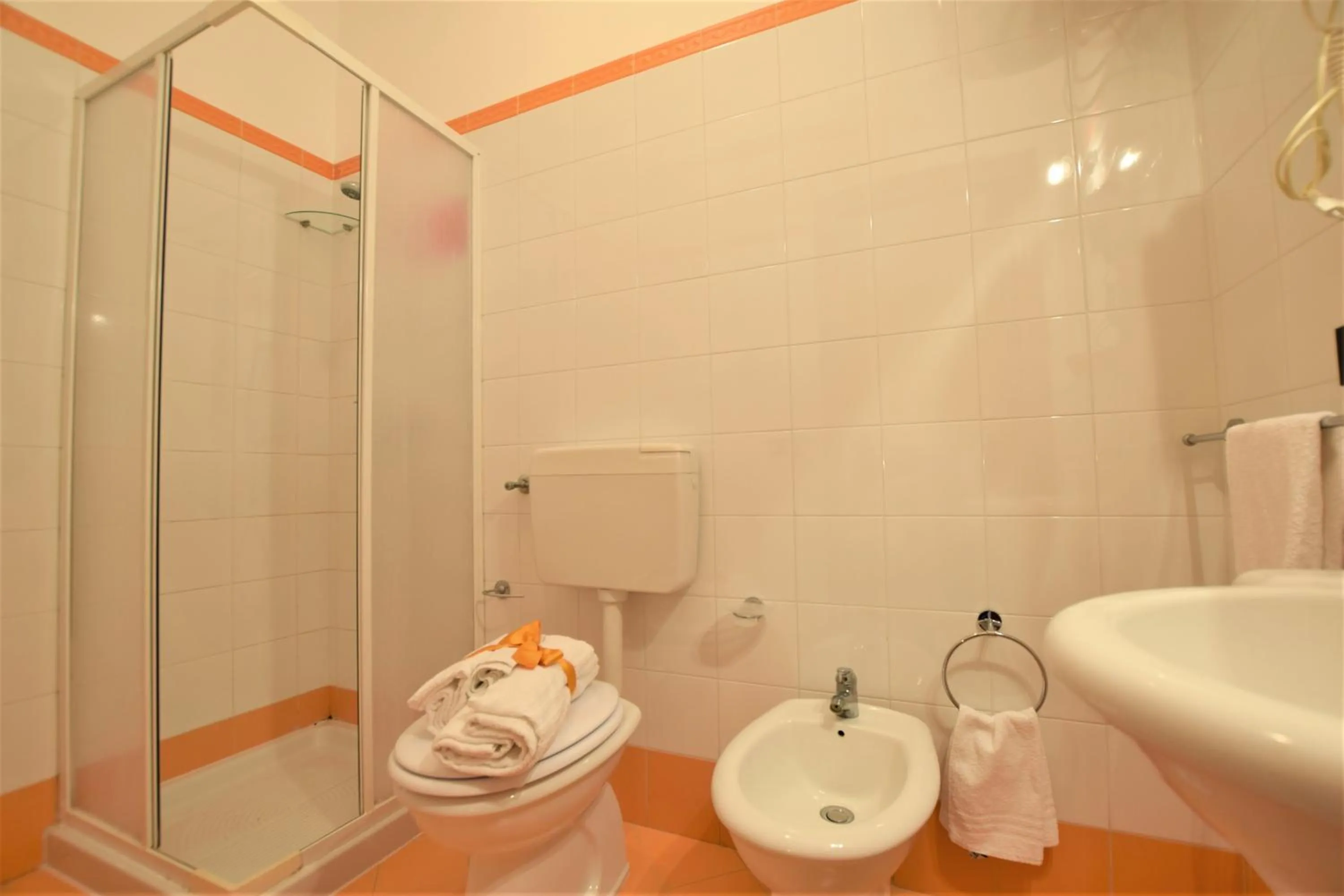 Bathroom in Hotel Iride by Marino Tourist