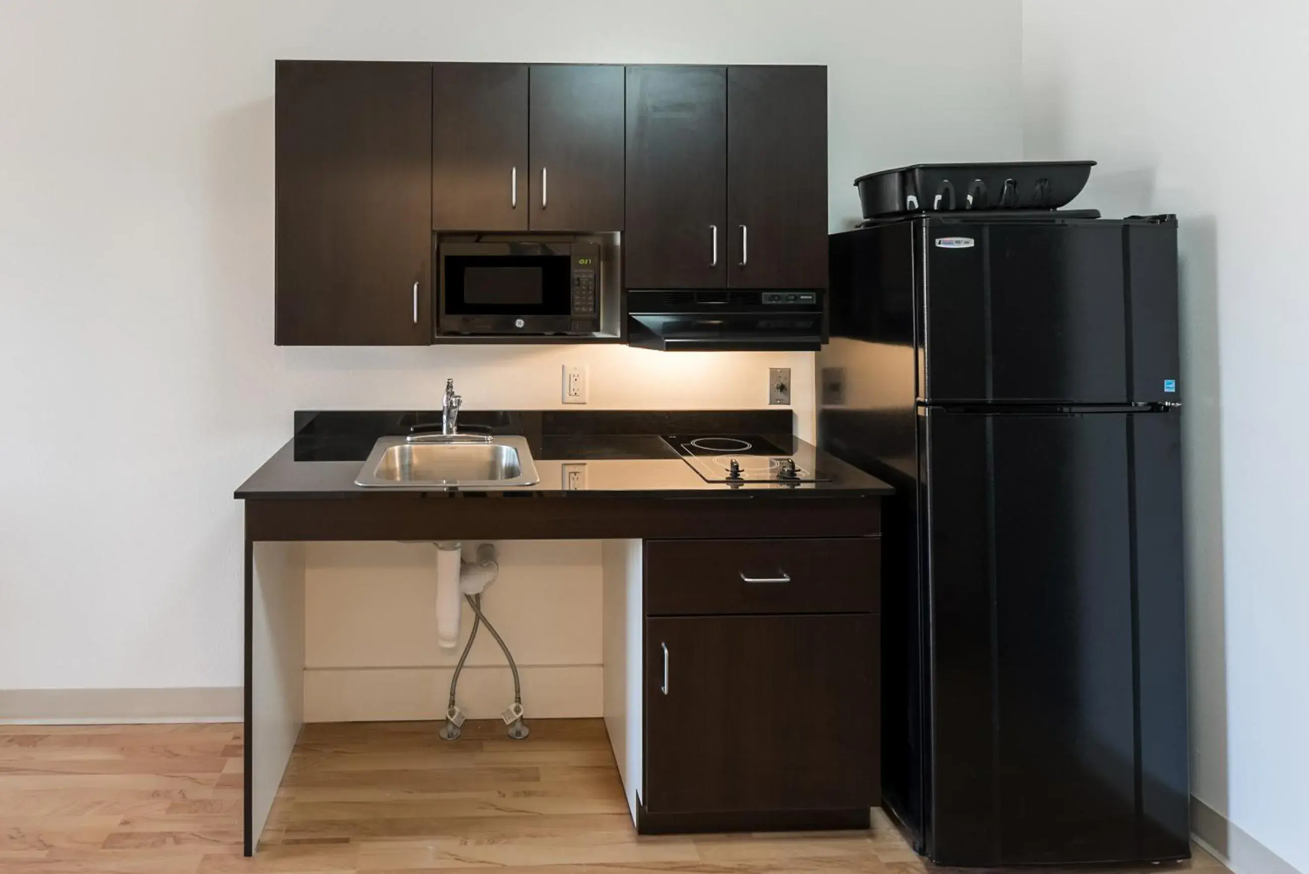 Kitchen or kitchenette, Kitchen/Kitchenette in Studio 6-Mccarran, NV - Sparks - Tahoe - Reno Industrial Center