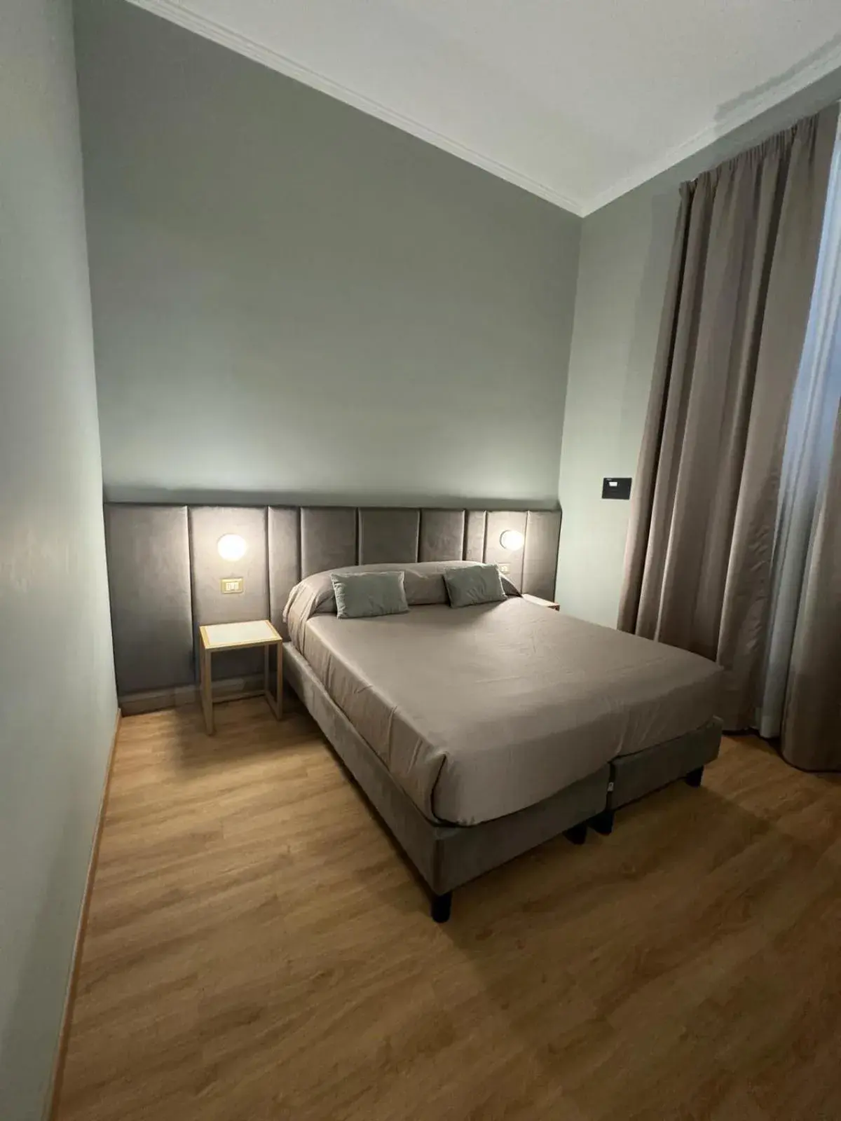 Bed in Hotel Romantica