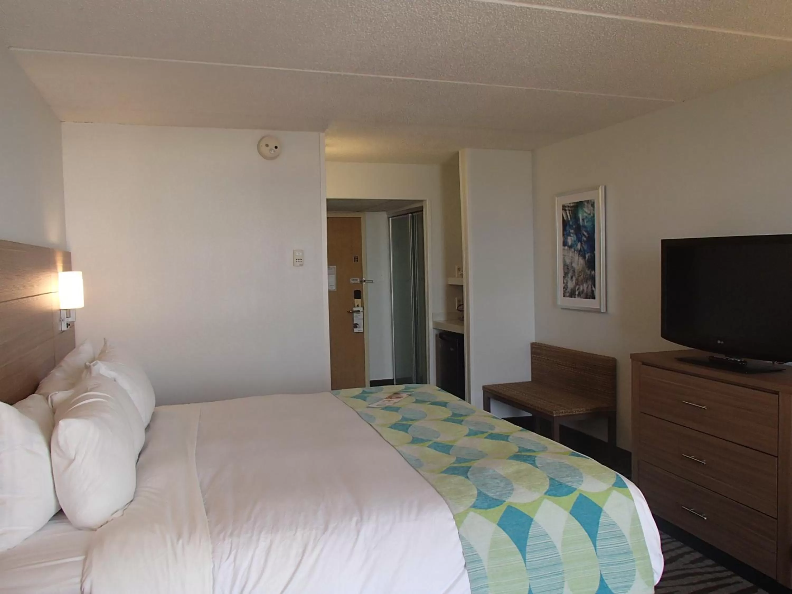 Bedroom, Bed in DoubleTree by Hilton Corpus Christi Beachfront