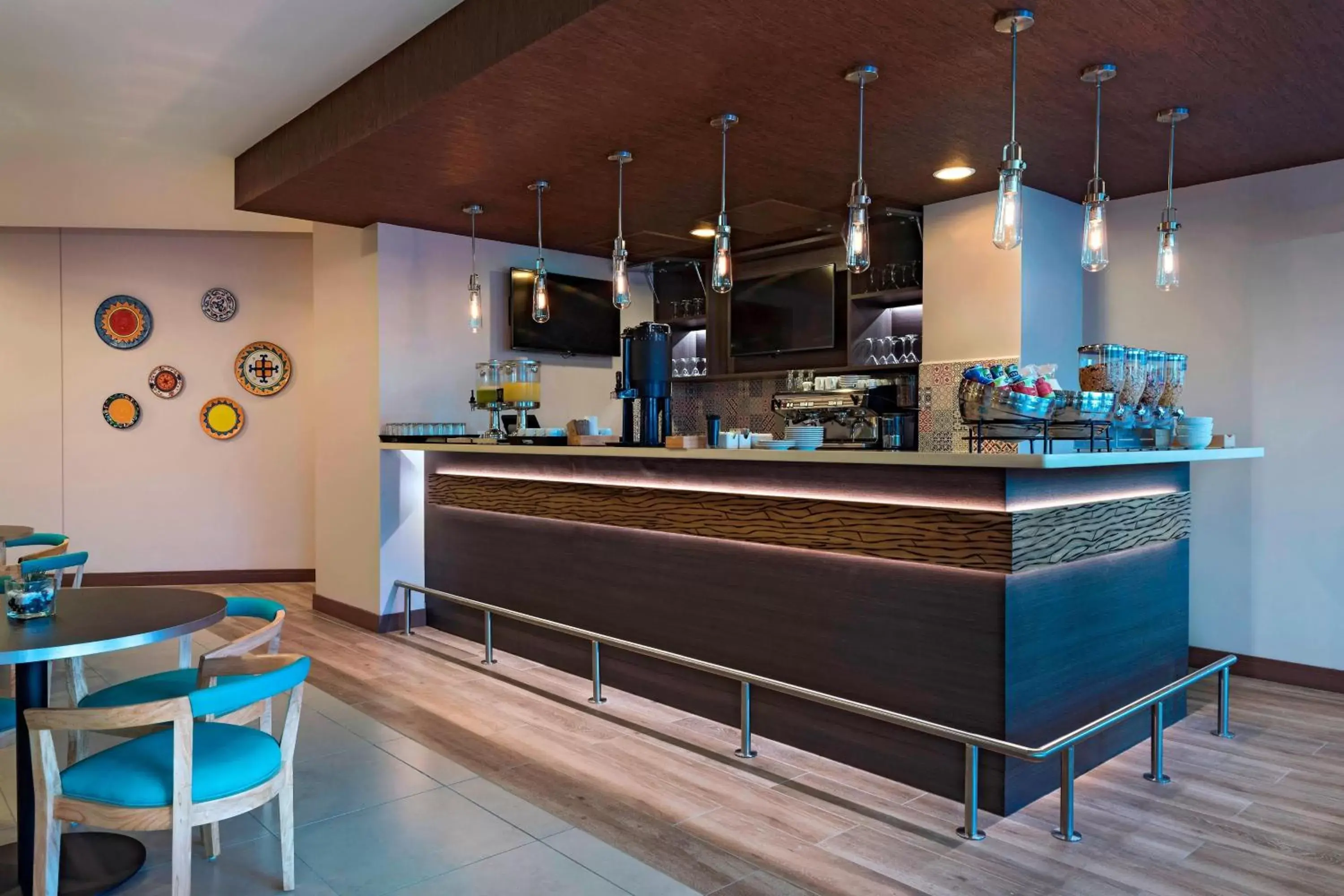 Breakfast, Lounge/Bar in Fairfield by Marriott San Salvador