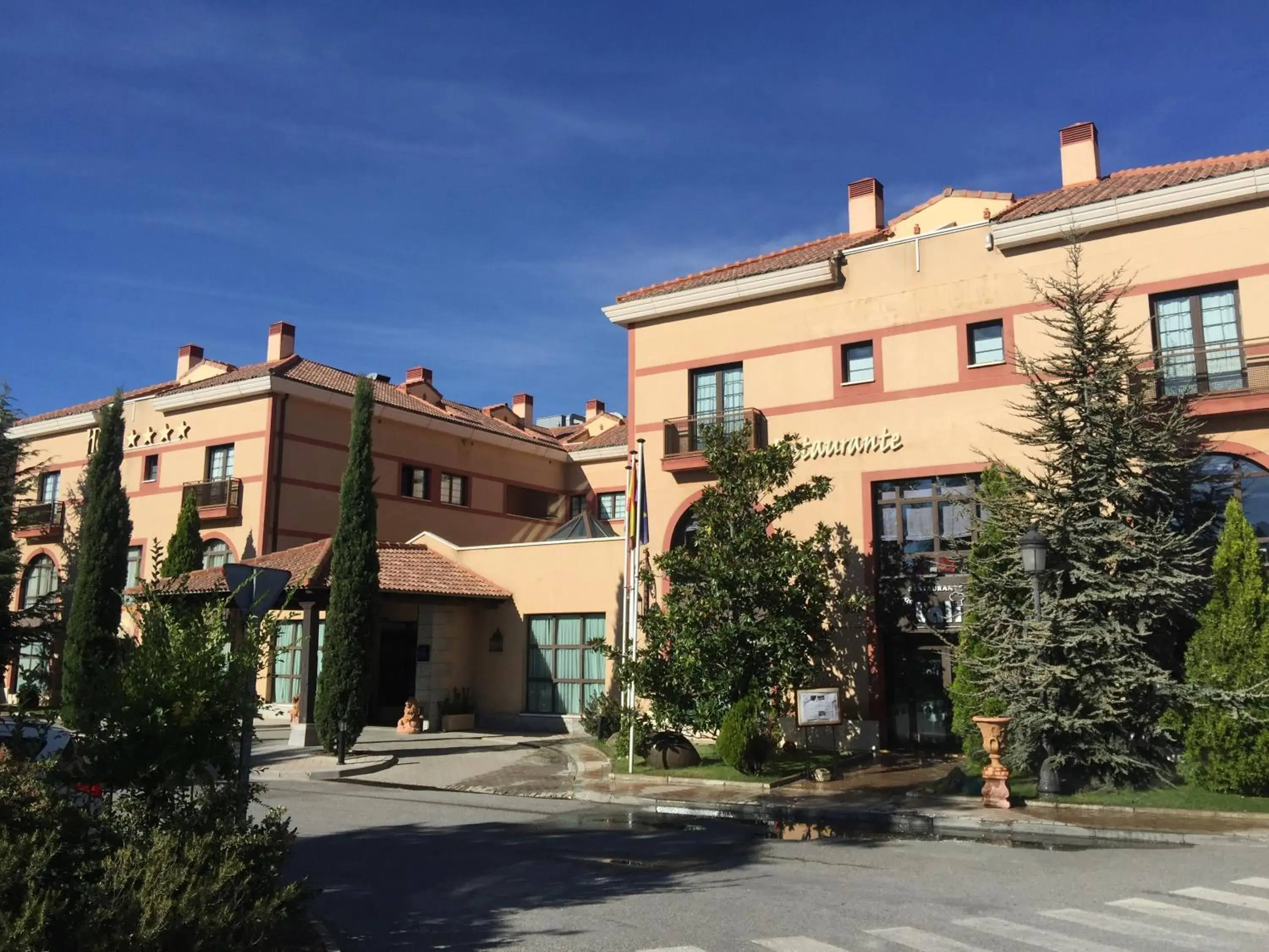 Facade/entrance, Property Building in Segovia Sierra de Guadarrama