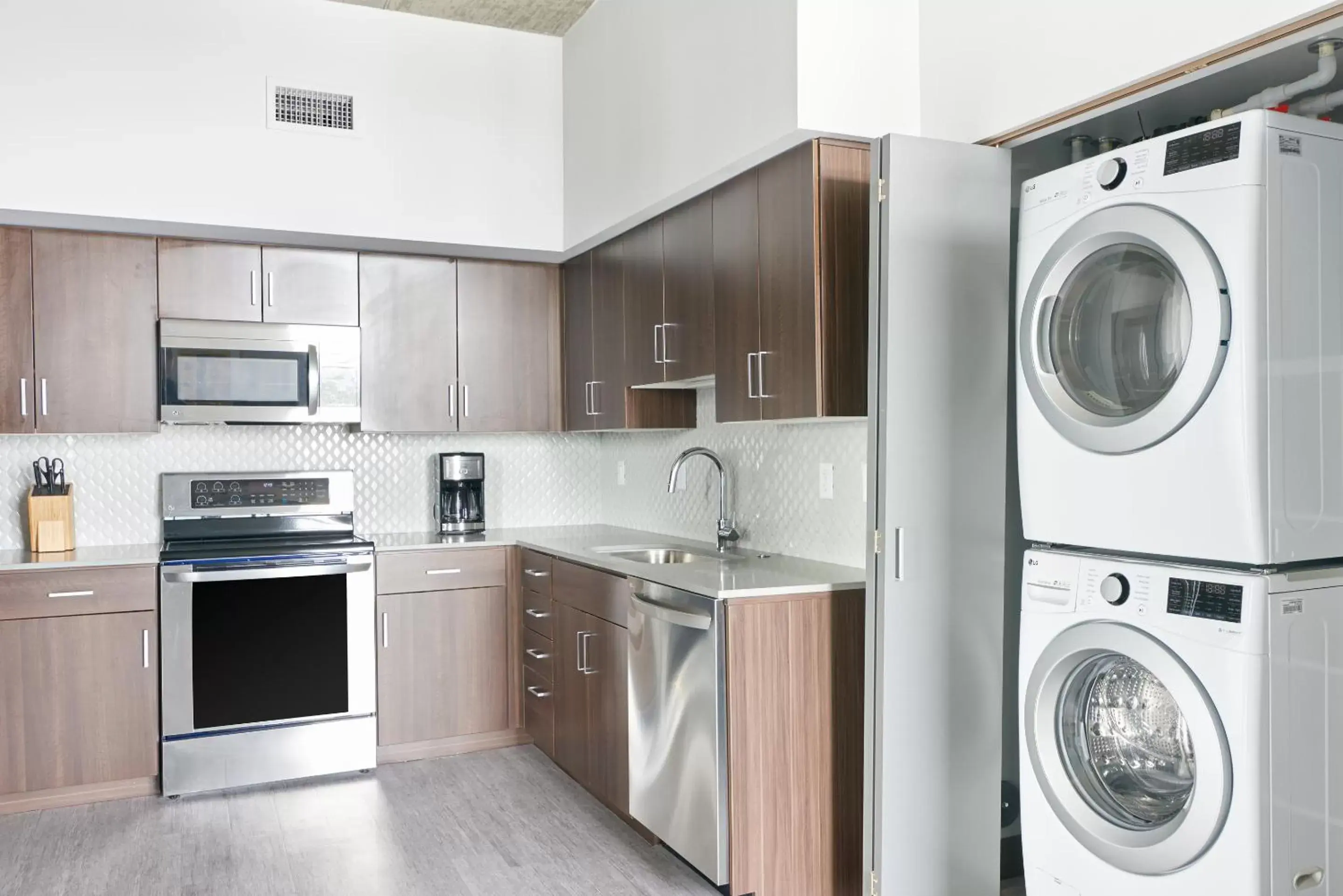 Kitchen/Kitchenette in Sonder at McKinley