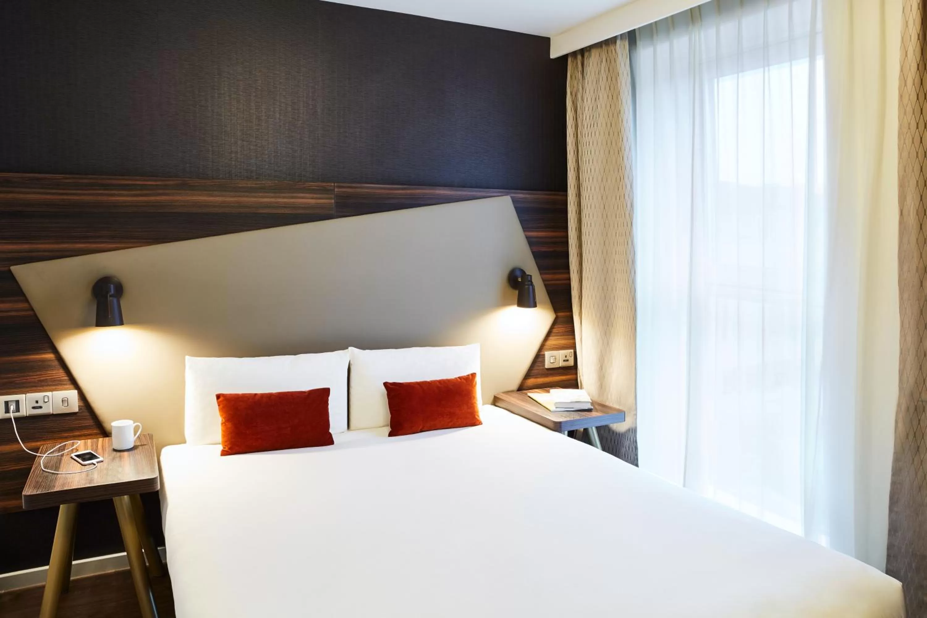 Bedroom, Bed in Aparthotel Adagio Edinburgh Royal Mile