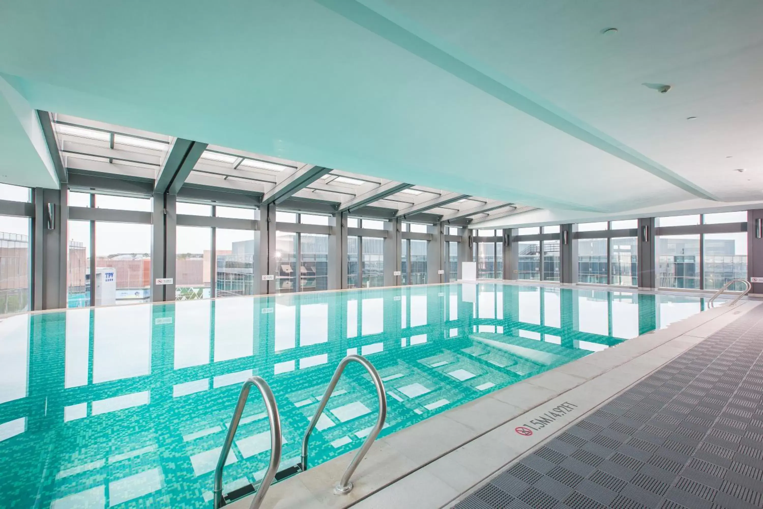 Swimming Pool in Hyatt Place Shanghai Hongqiao CBD