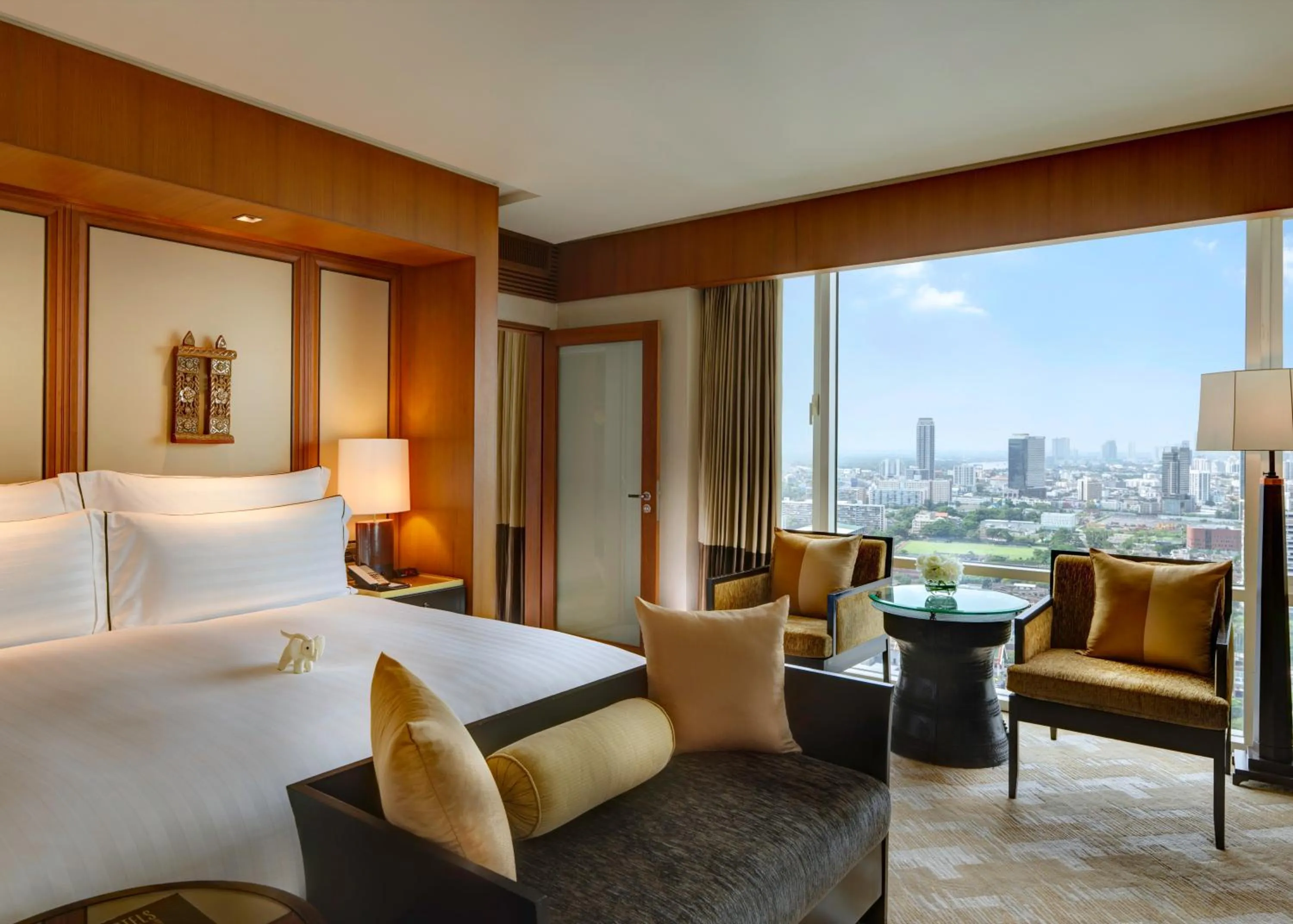 Bedroom, Bed in Conrad Bangkok