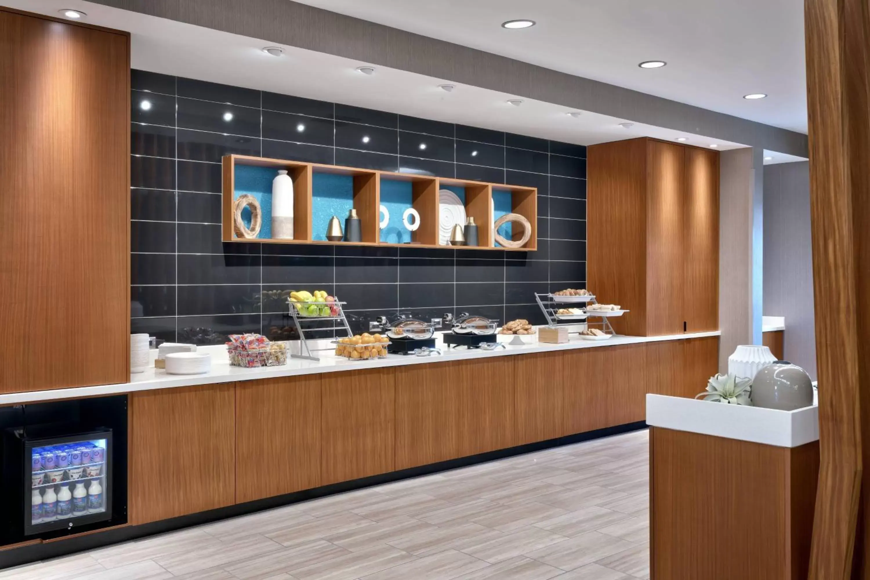 Breakfast, Restaurant/Places to Eat in SpringHill Suites By Marriott Salt Lake City West Valley