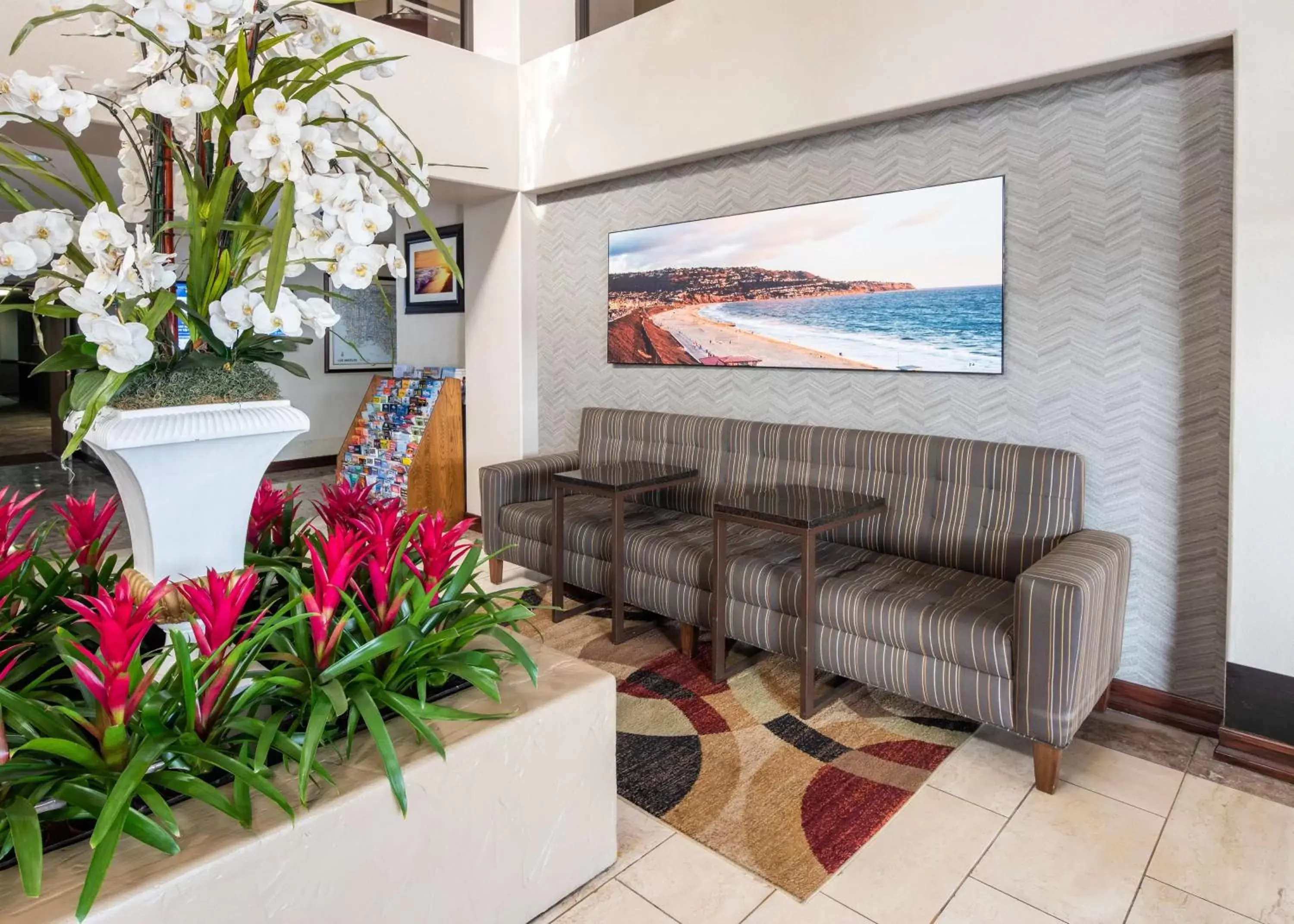 Lobby or reception, Seating Area in Best Western Plus Redondo Beach Inn