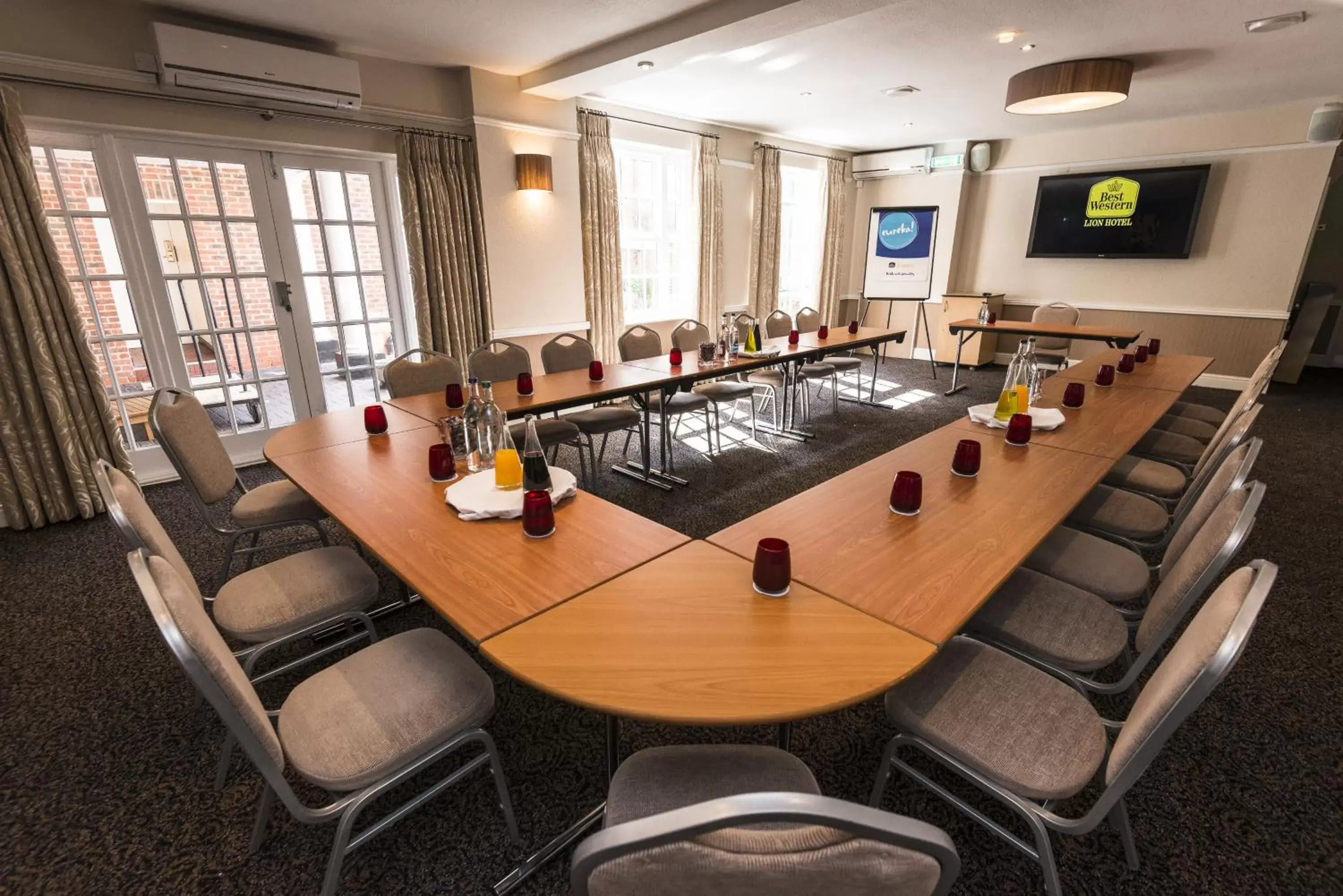 Business facilities in Lion Hotel