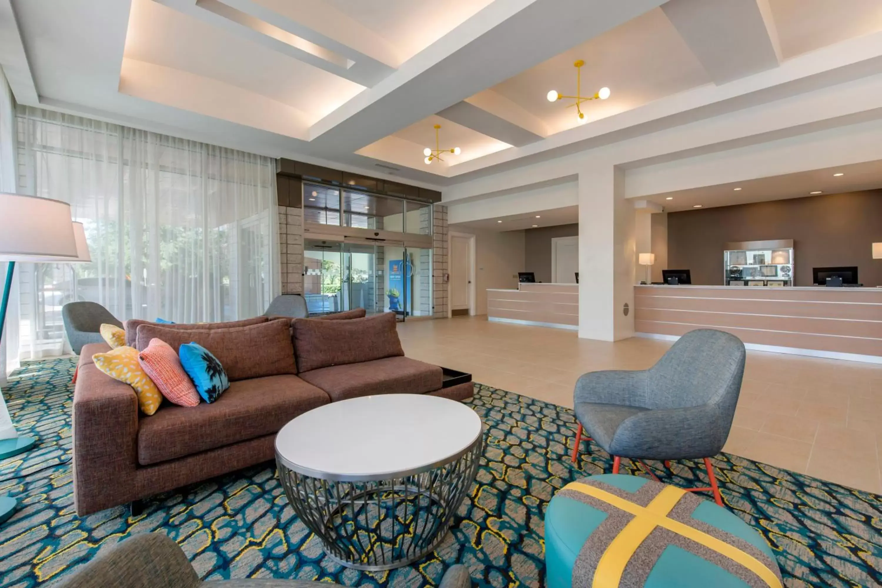 Lobby or reception, Seating Area in Holiday Inn Orlando – Disney Springs™ Area, an IHG Hotel