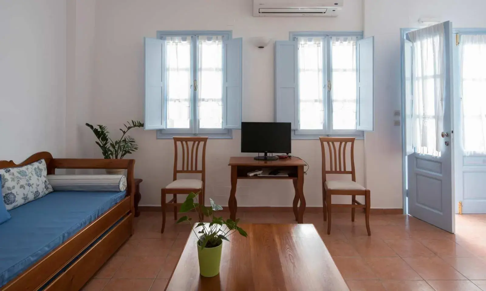 Living room, Seating Area in Kastro Suites