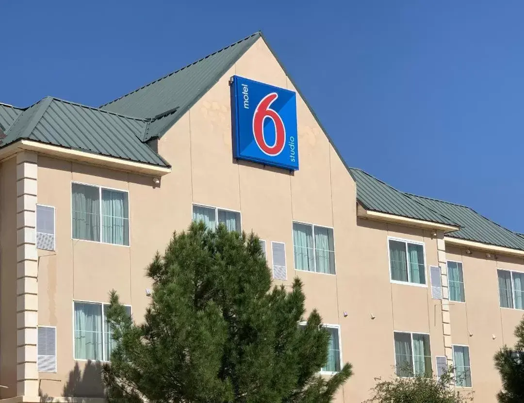 Property Building in Motel 6 Hobbs, NM - Event Center