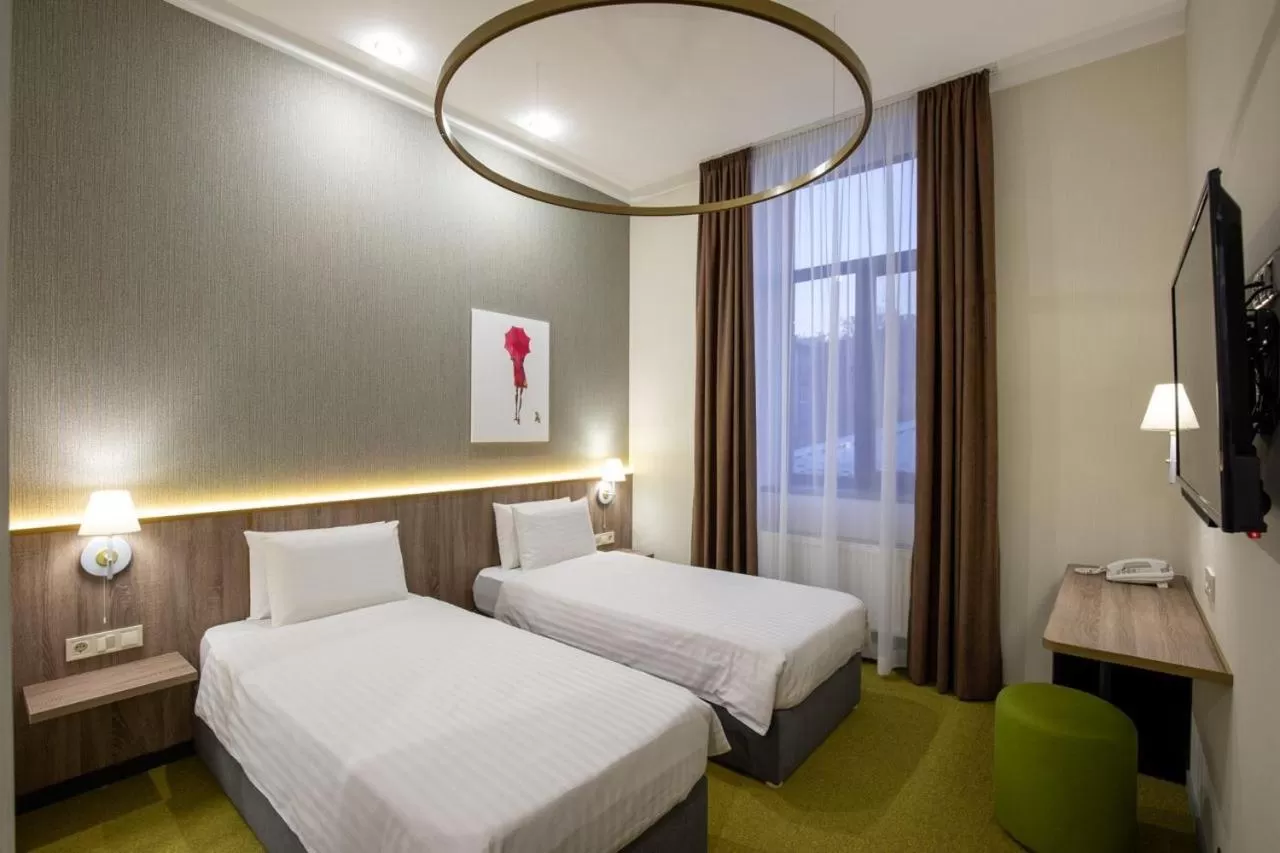 Bed in Four Rooms City