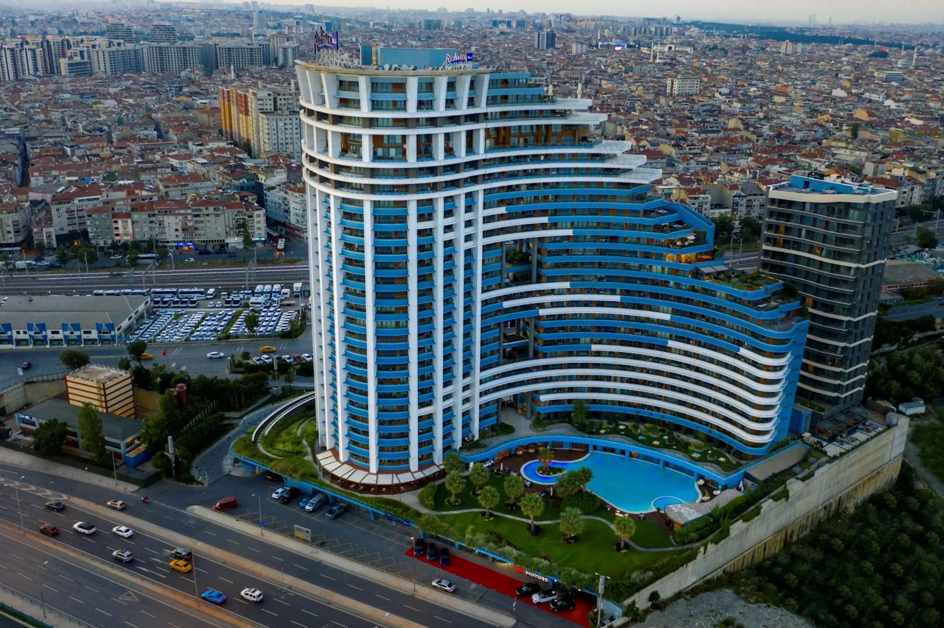 Property building, Bird's-eye View in Radisson Blu Hotel Istanbul Ottomare