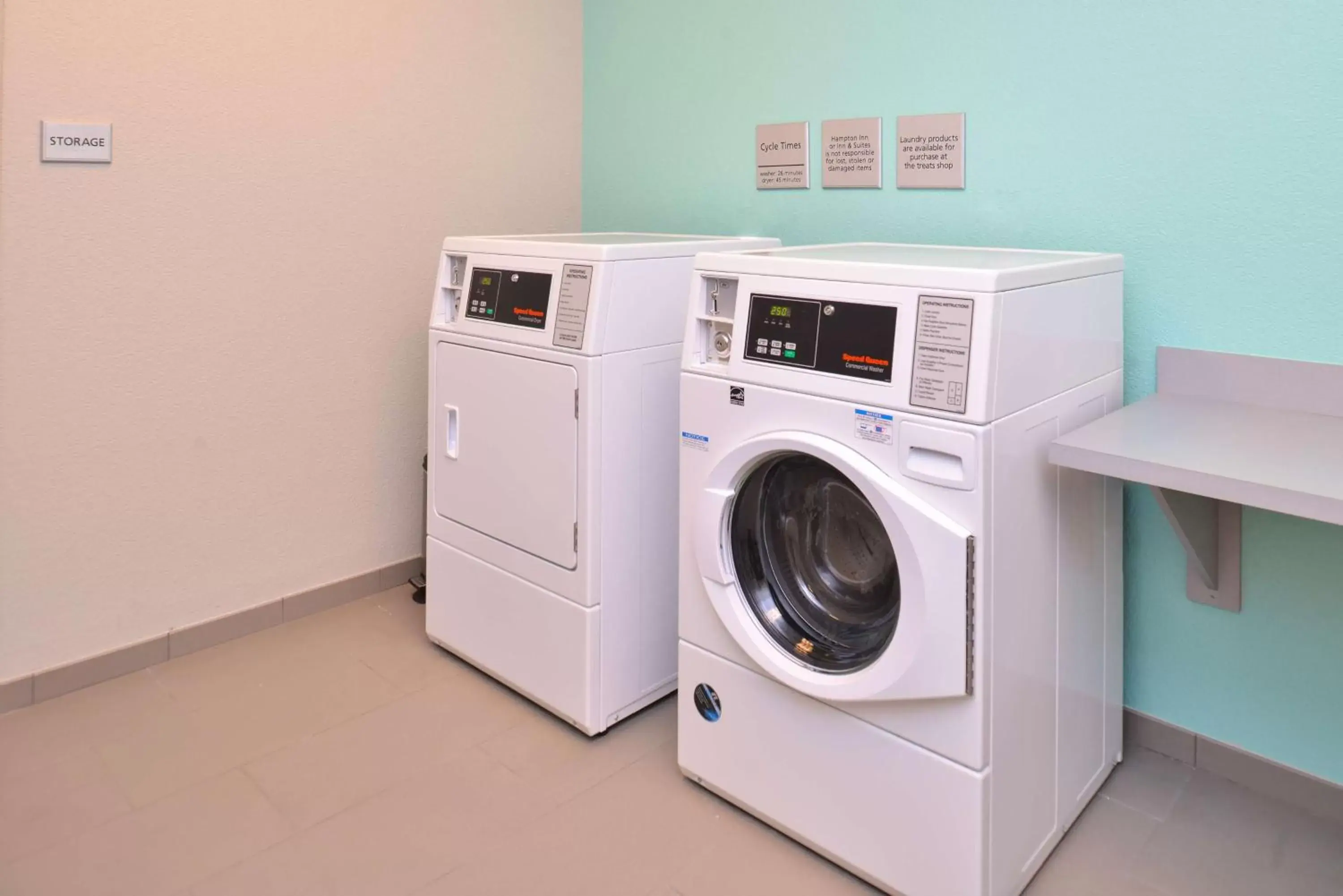 Property building in Hampton Inn and Suites Ames, IA Property building in Hampton Inn and Suites Ames, IA