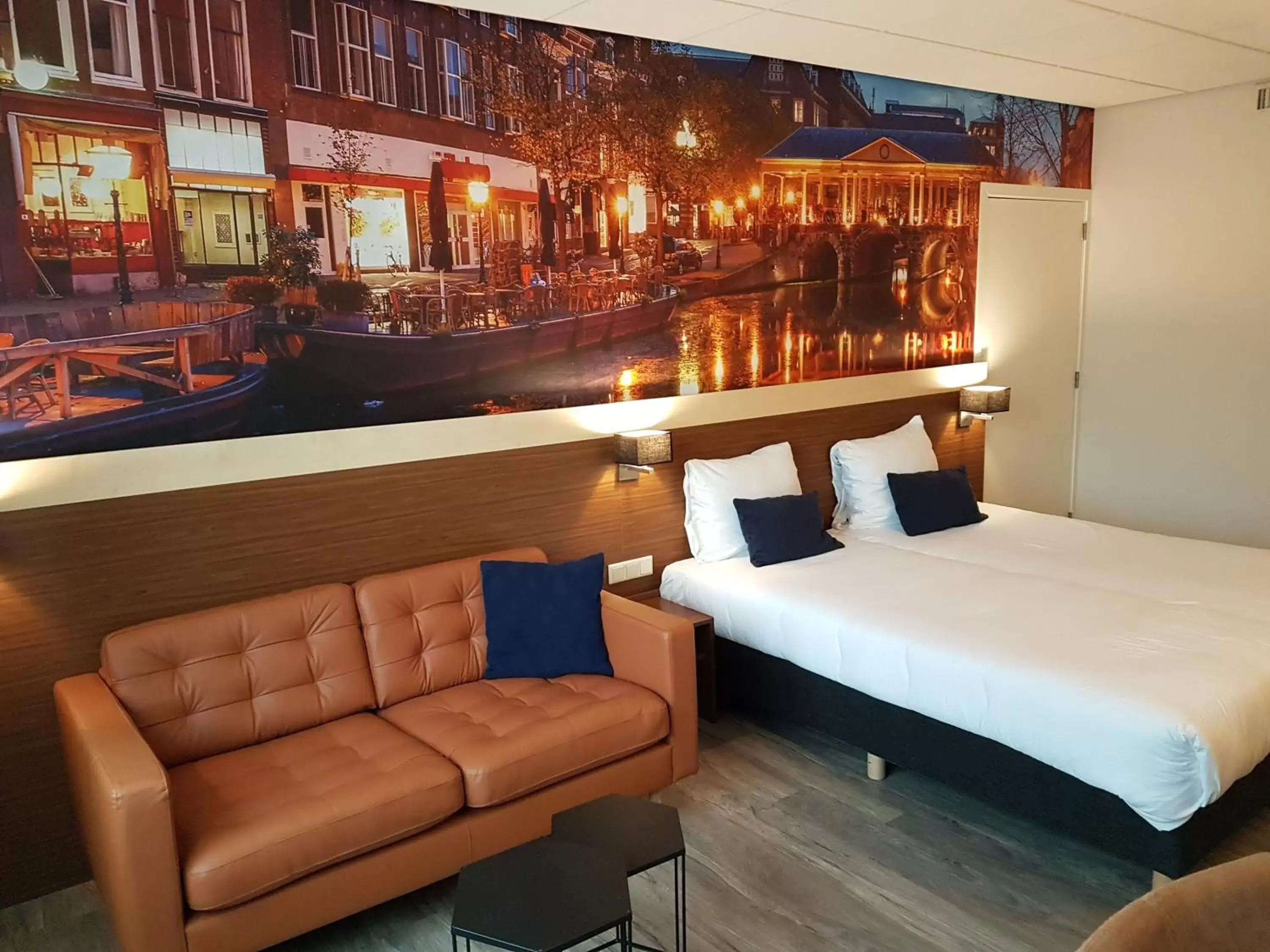 Bed in Tulip Inn Leiden Centre