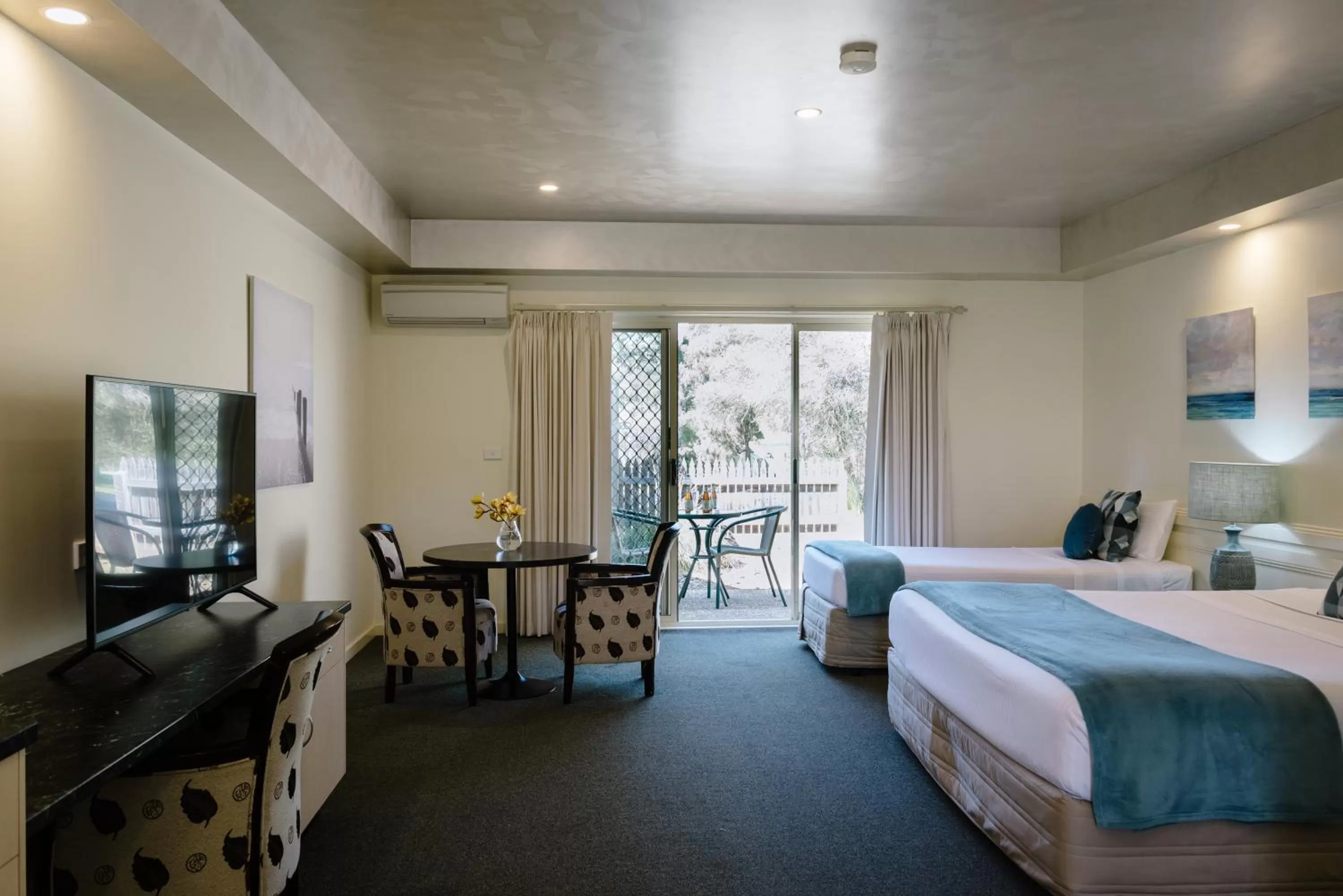 TV and multimedia, Bed in Fairways Resort