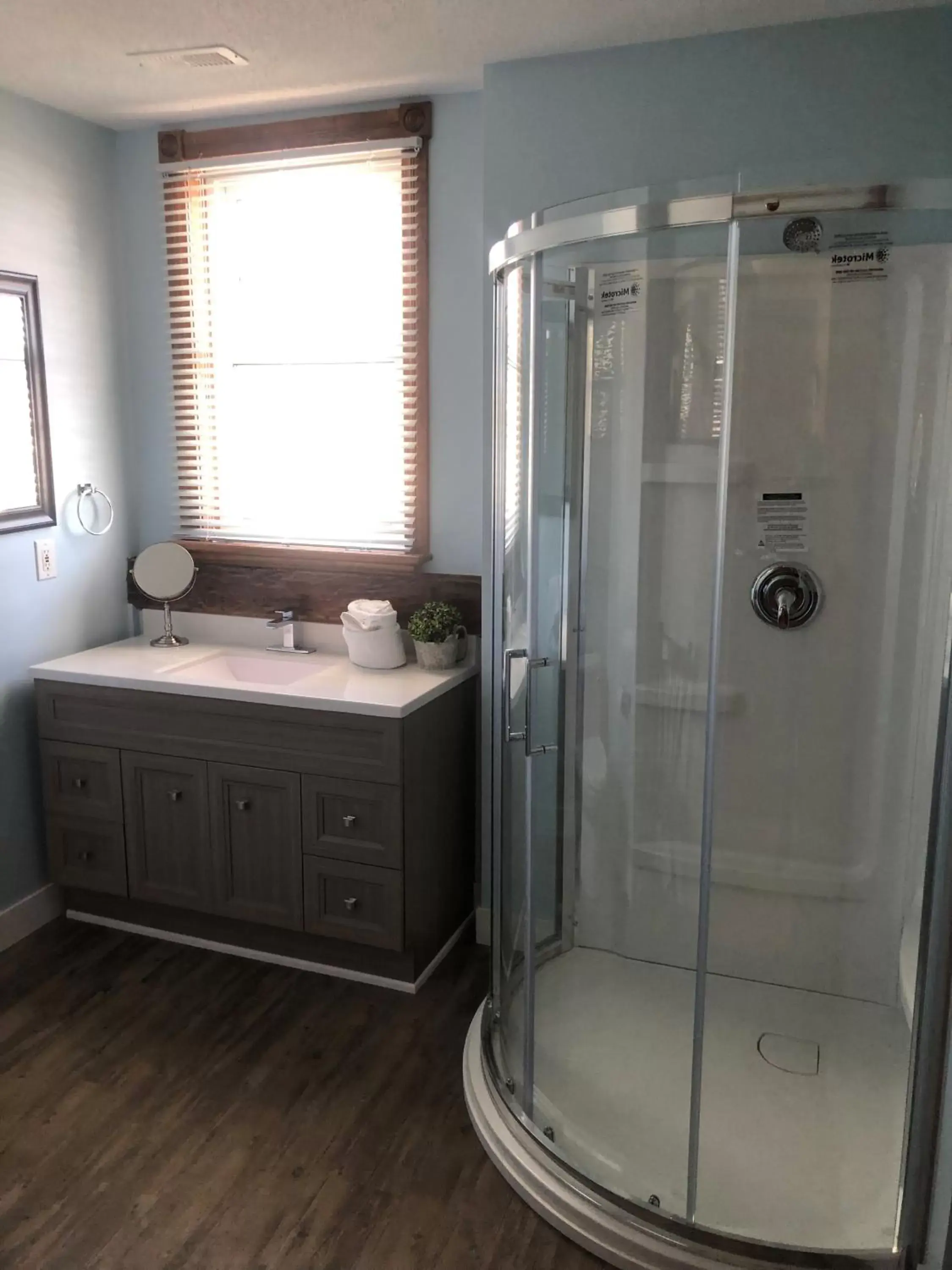 Bathroom in Boathouse Country Inn