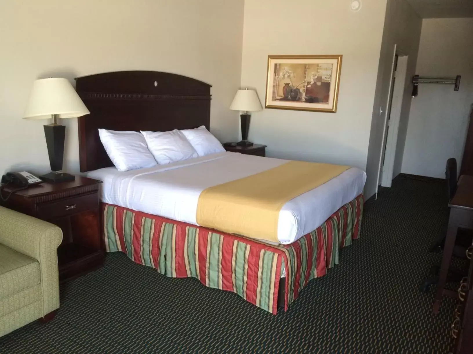 Photo of the whole room, Bed in Express Inn