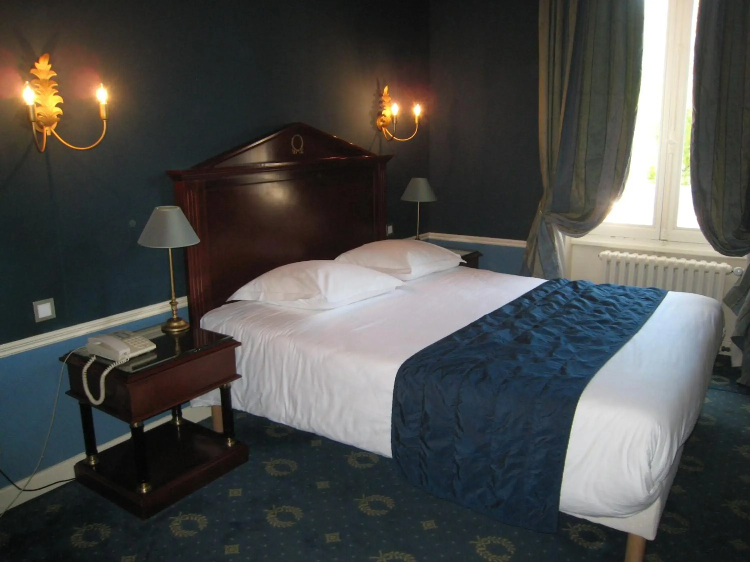 Bedroom, Bed in Hôtel Les Maréchaux