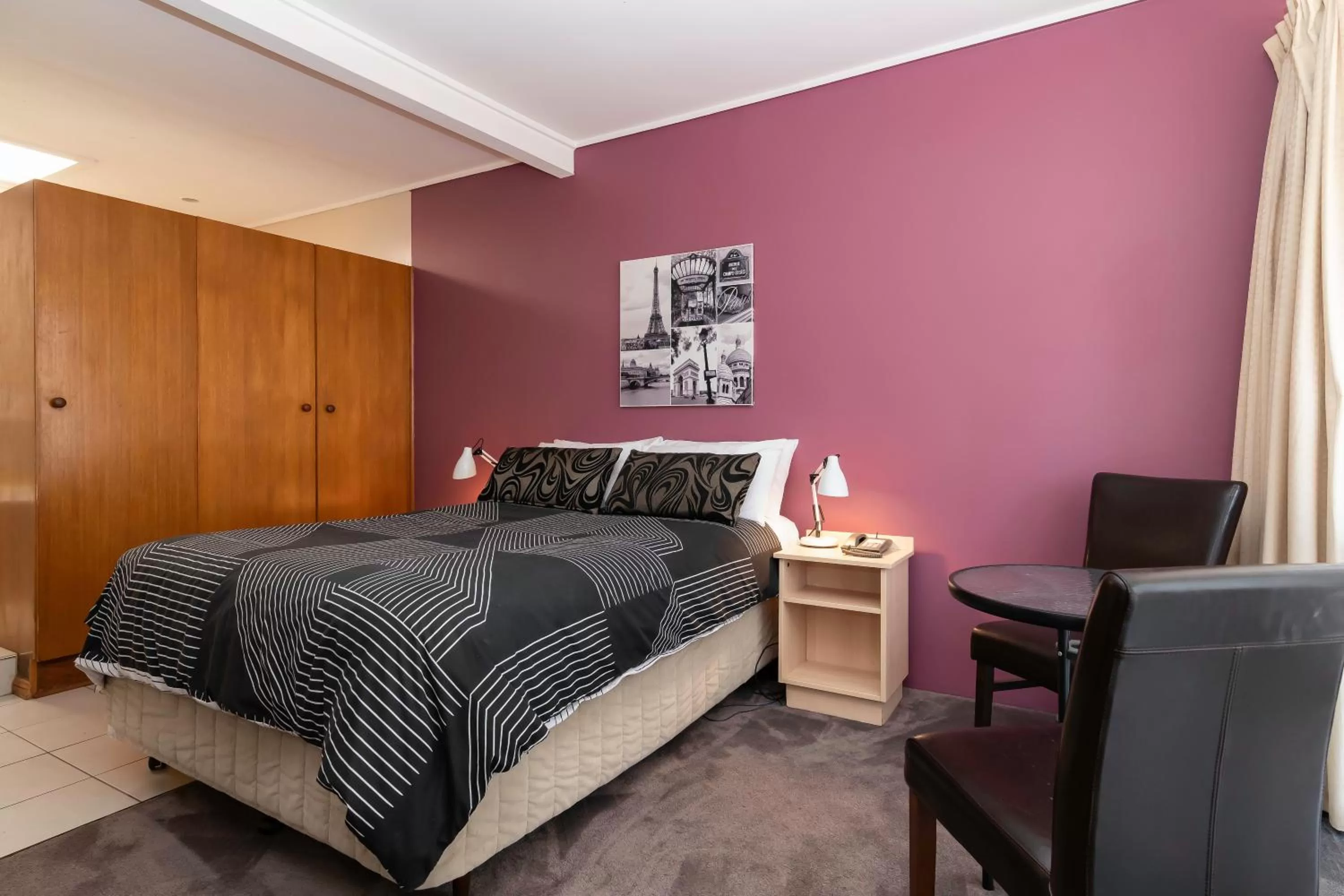 Bed in The Prince Mark Motel