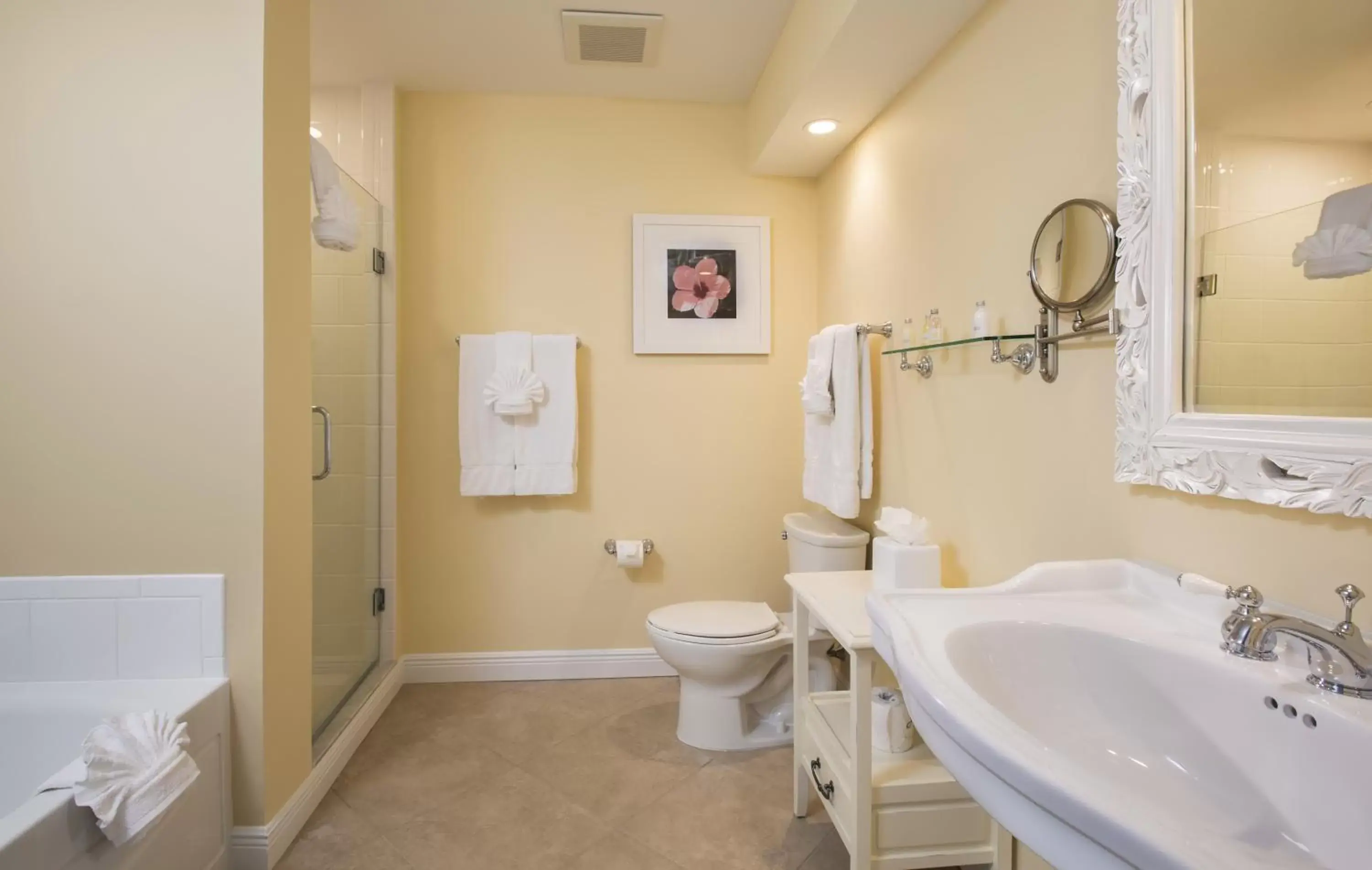 Bathroom in Tranquility Bay Resort Bathroom in Tranquility Bay Resort