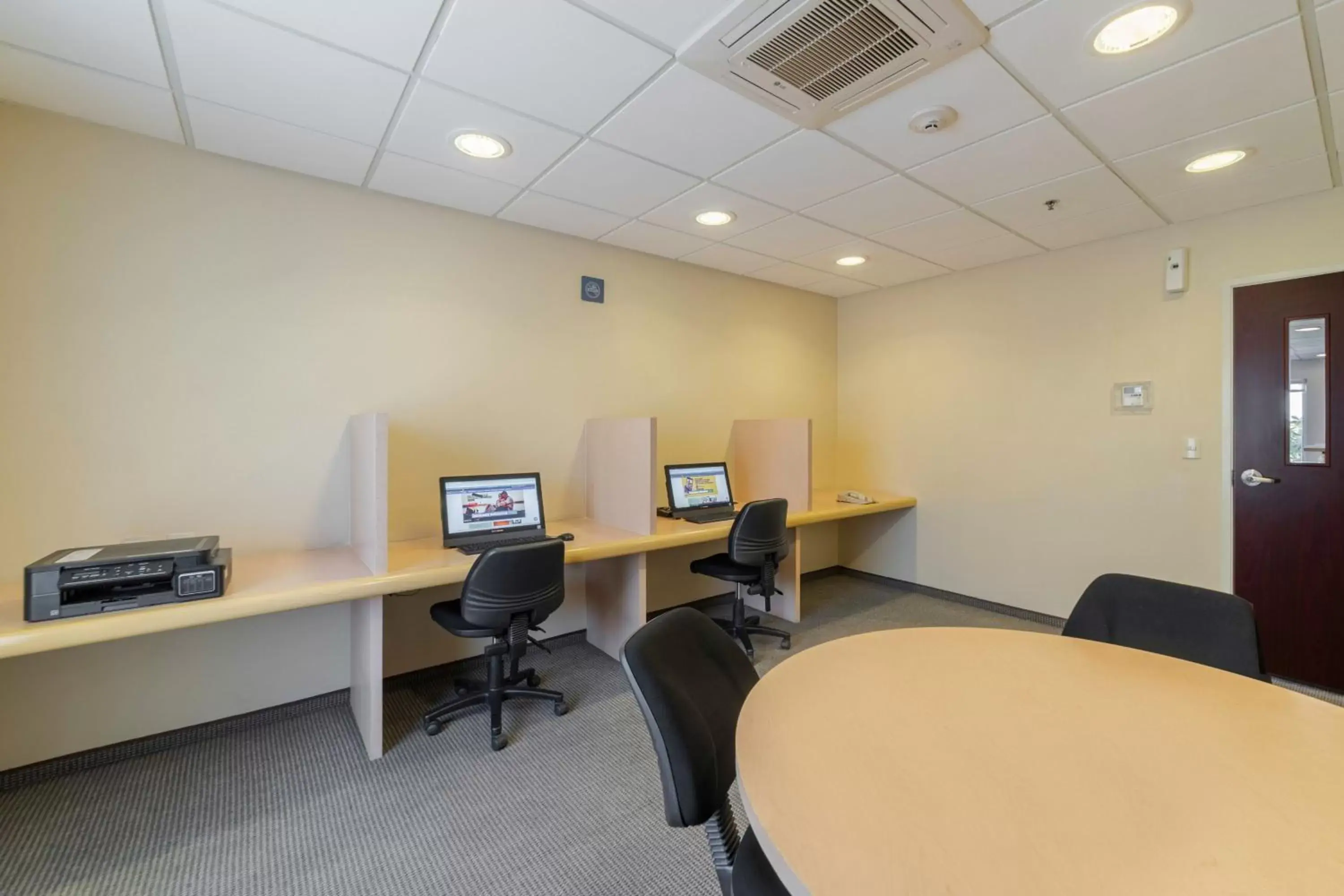 Business facilities, Business Area/Conference Room in City Express by Marriott Tula