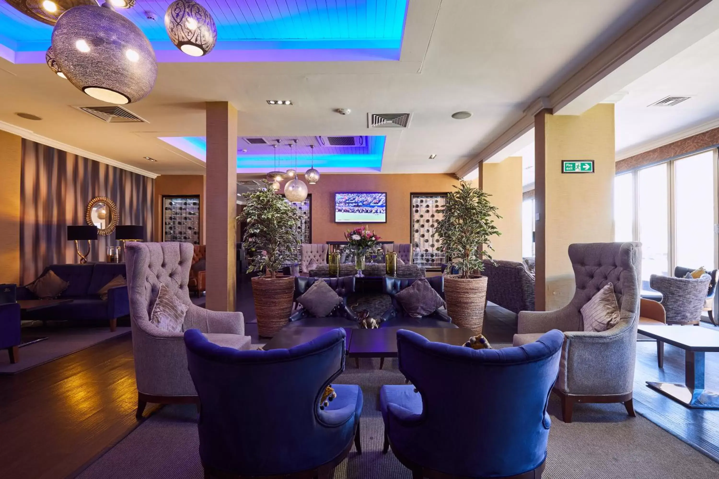 Restaurant/places to eat, Lobby/Reception in Mercure Milton Keynes Hotel