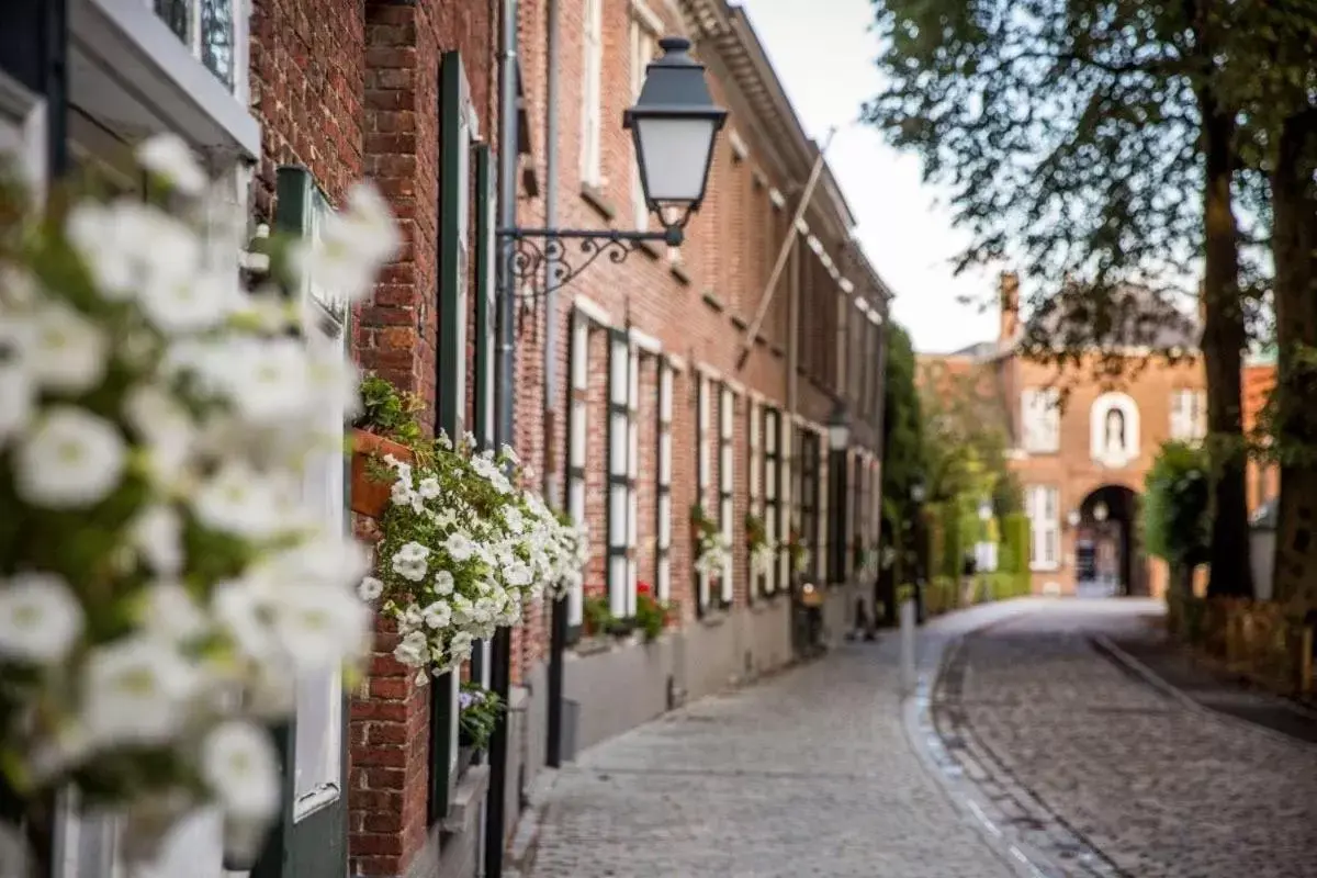 Spring, Property Building in Turnhout City Hotel