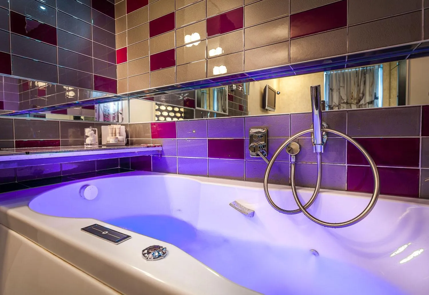 Bathroom in Apostrophe Hôtel