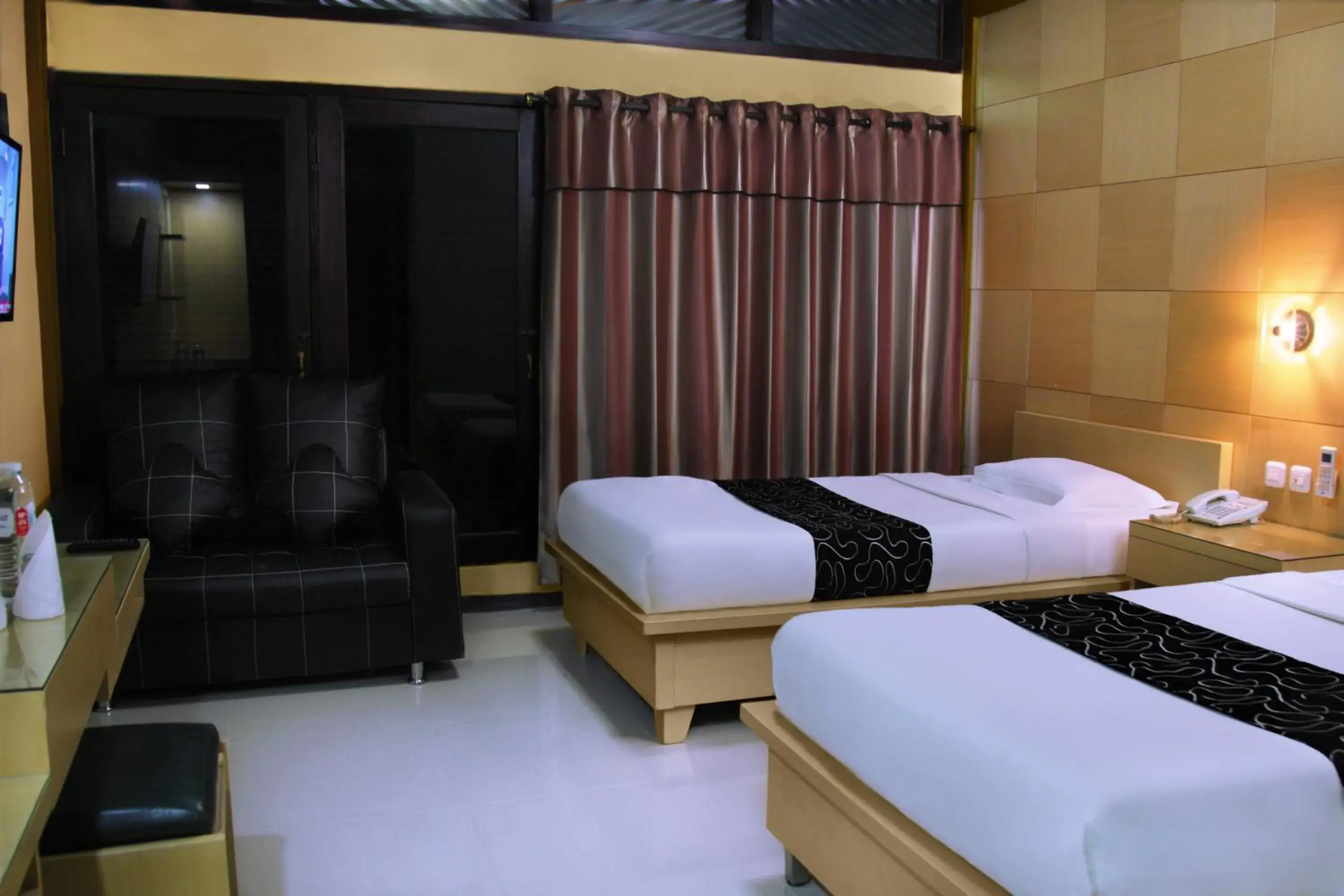 Photo of the whole room, Bed in Hotel Permata Hijau Sukabumi