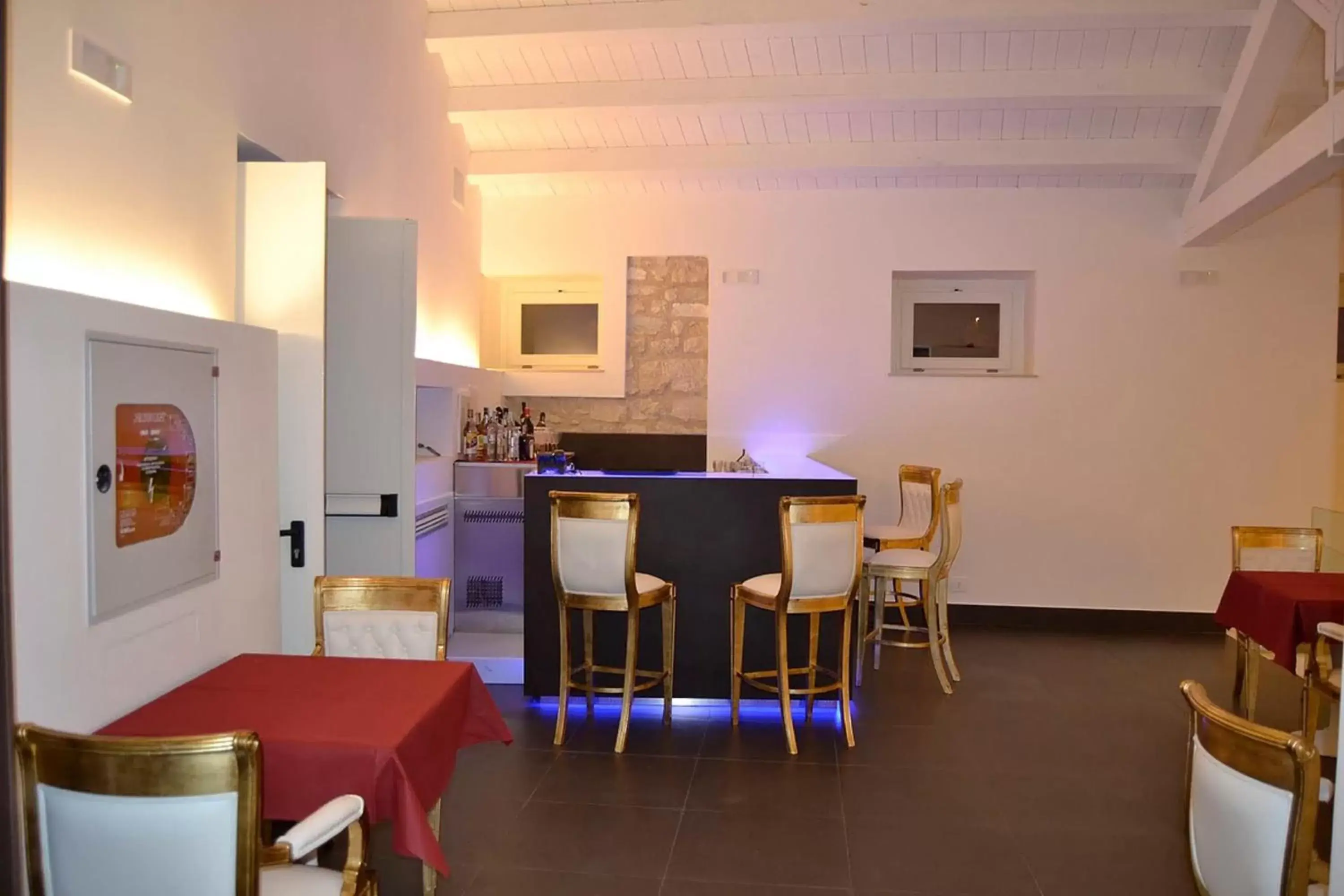 Lounge or bar, Dining Area in San Giorgio Modica Hotel